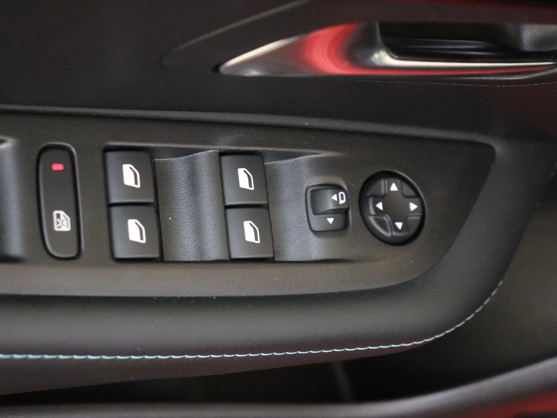 Peugeot-208-image-23