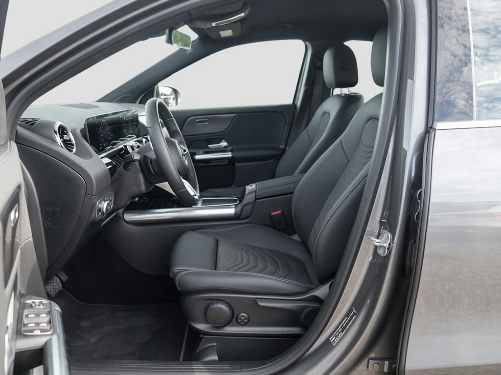 Mercedes-Benz-GLA-image-18