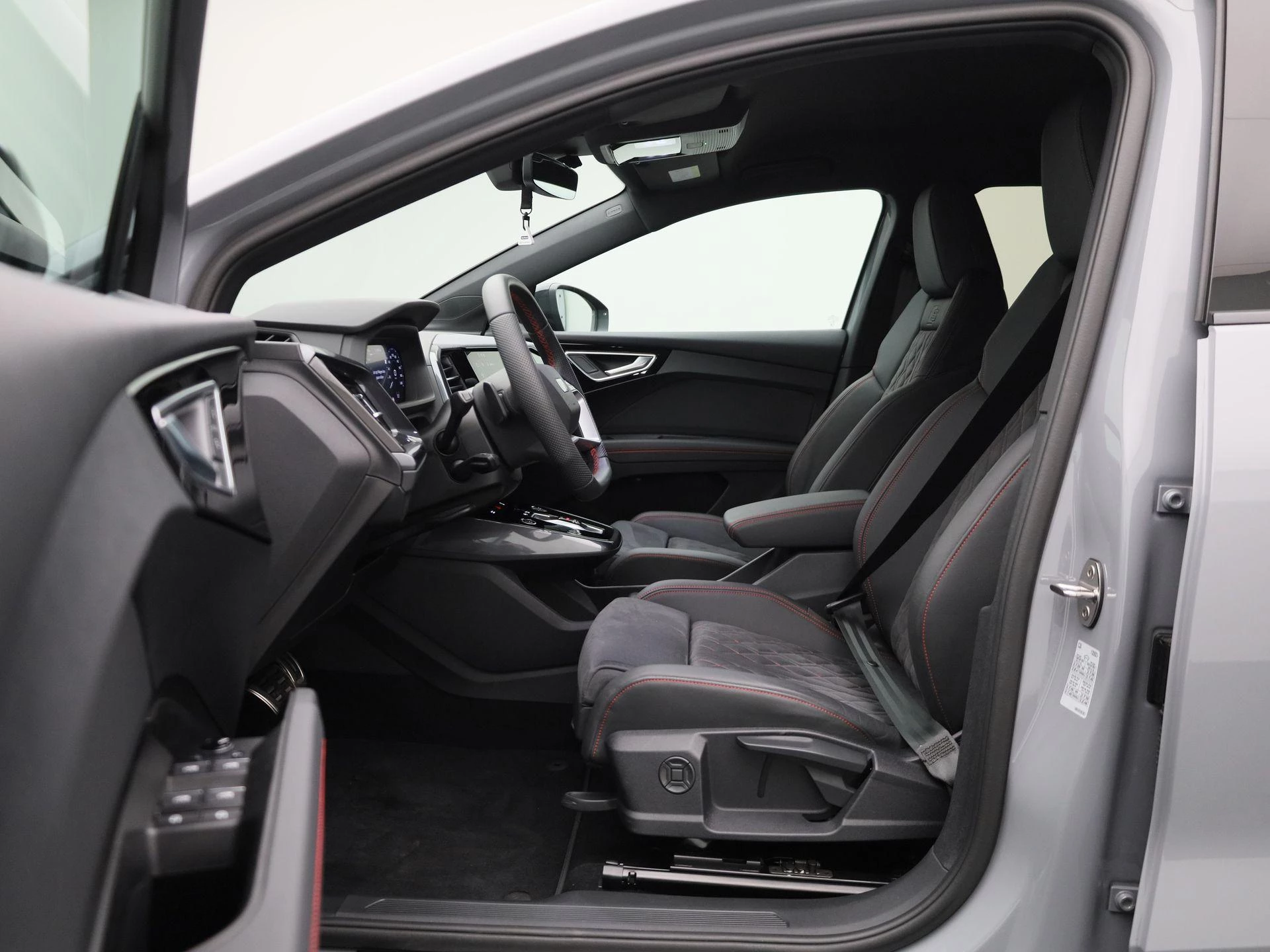 Audi-Q4 e-tron-image-10