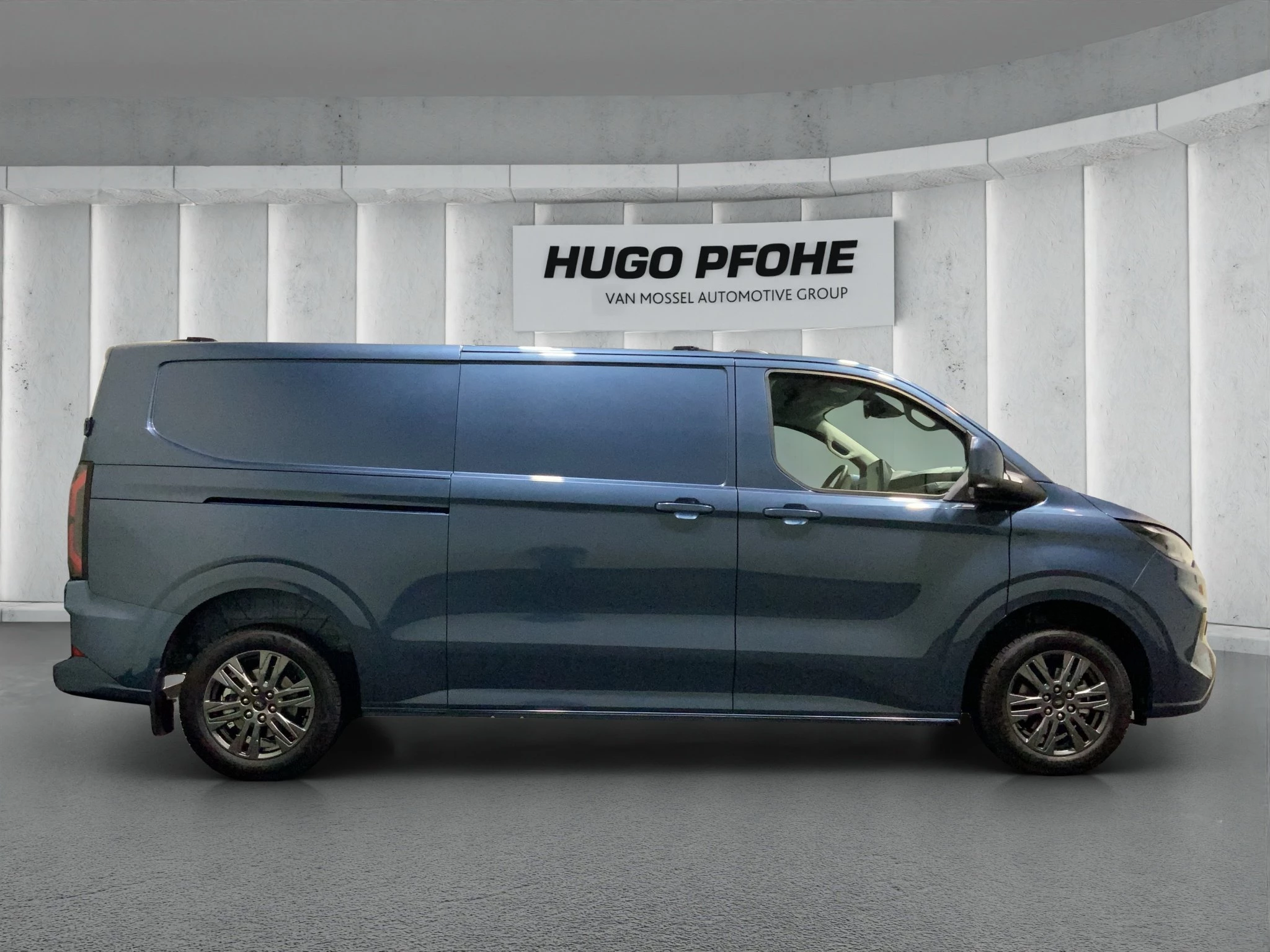 Ford-Transit Custom-image-5