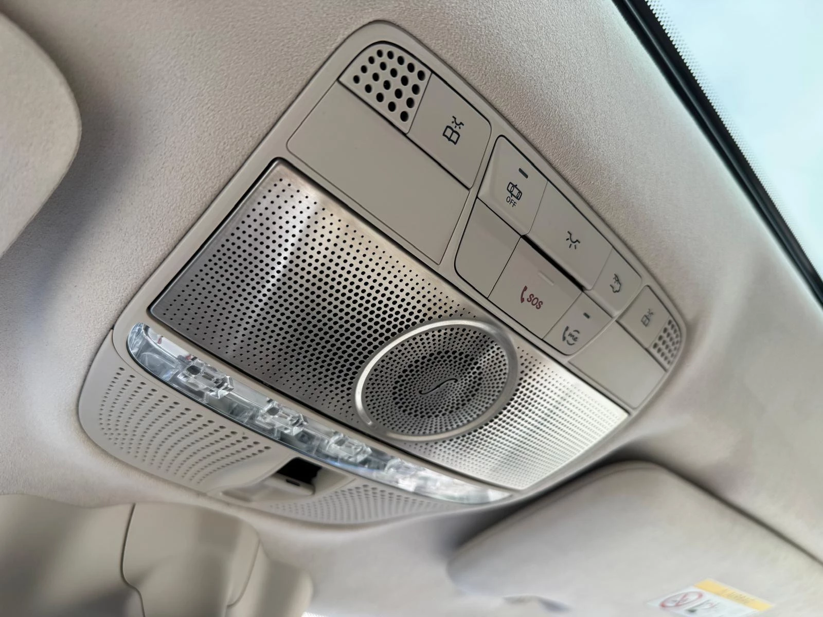 Mercedes-Benz-G-Klasse-image-23