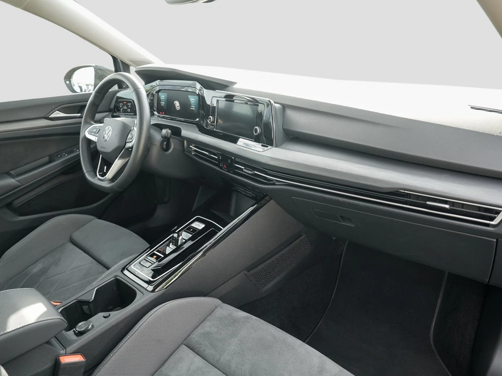 Volkswagen-Golf-image-7