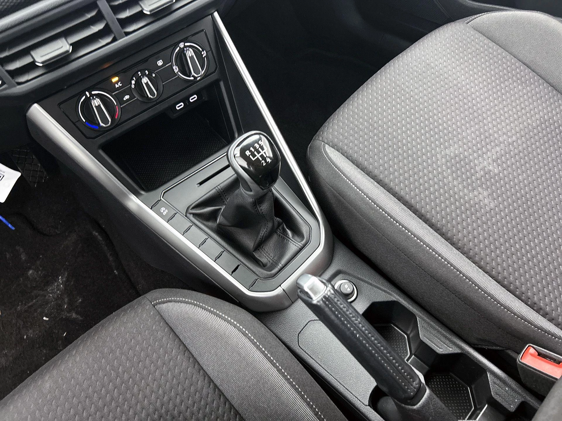 Volkswagen-Taigo-image-12