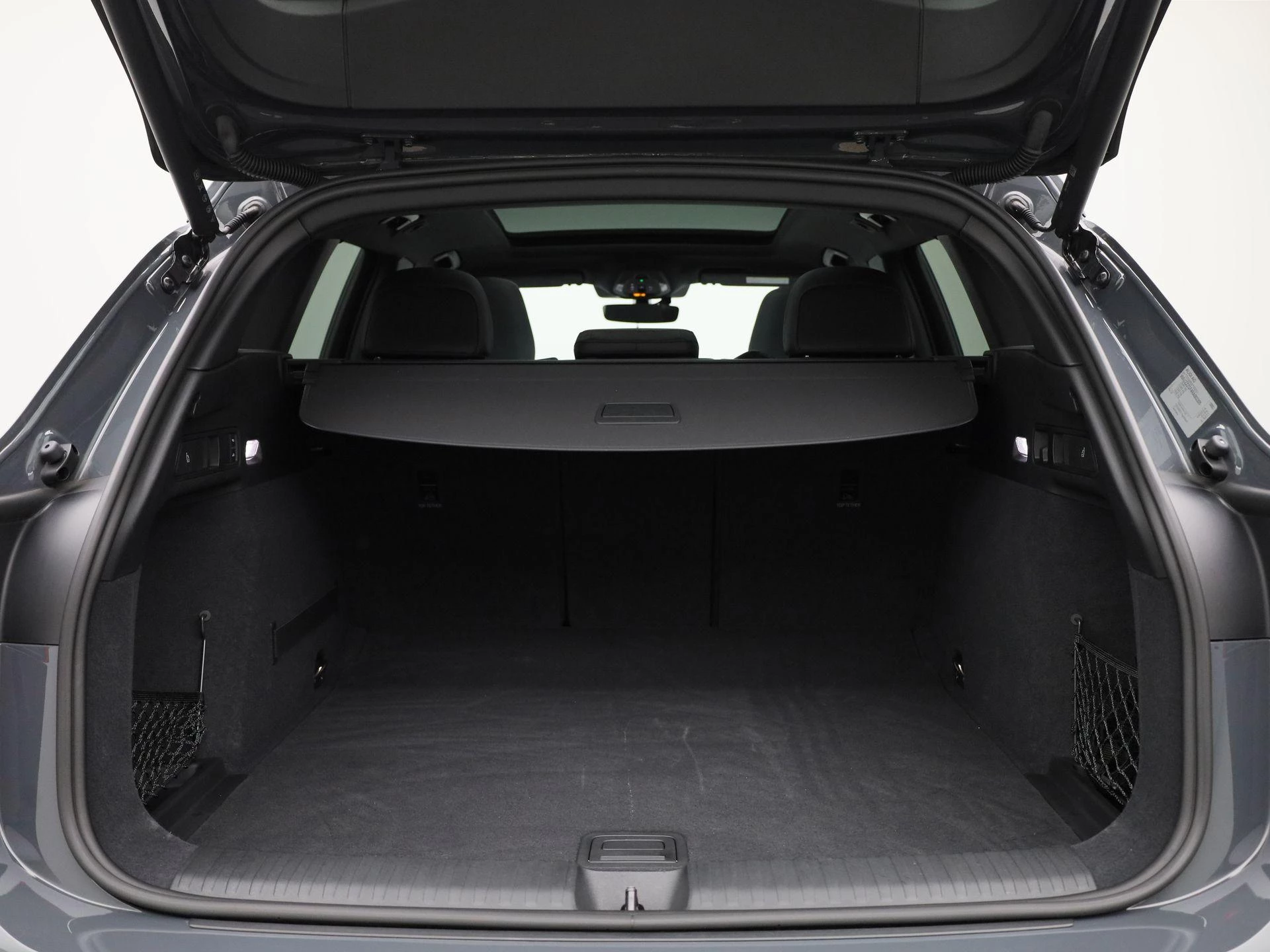 Audi-Q6 e-tron-image-13