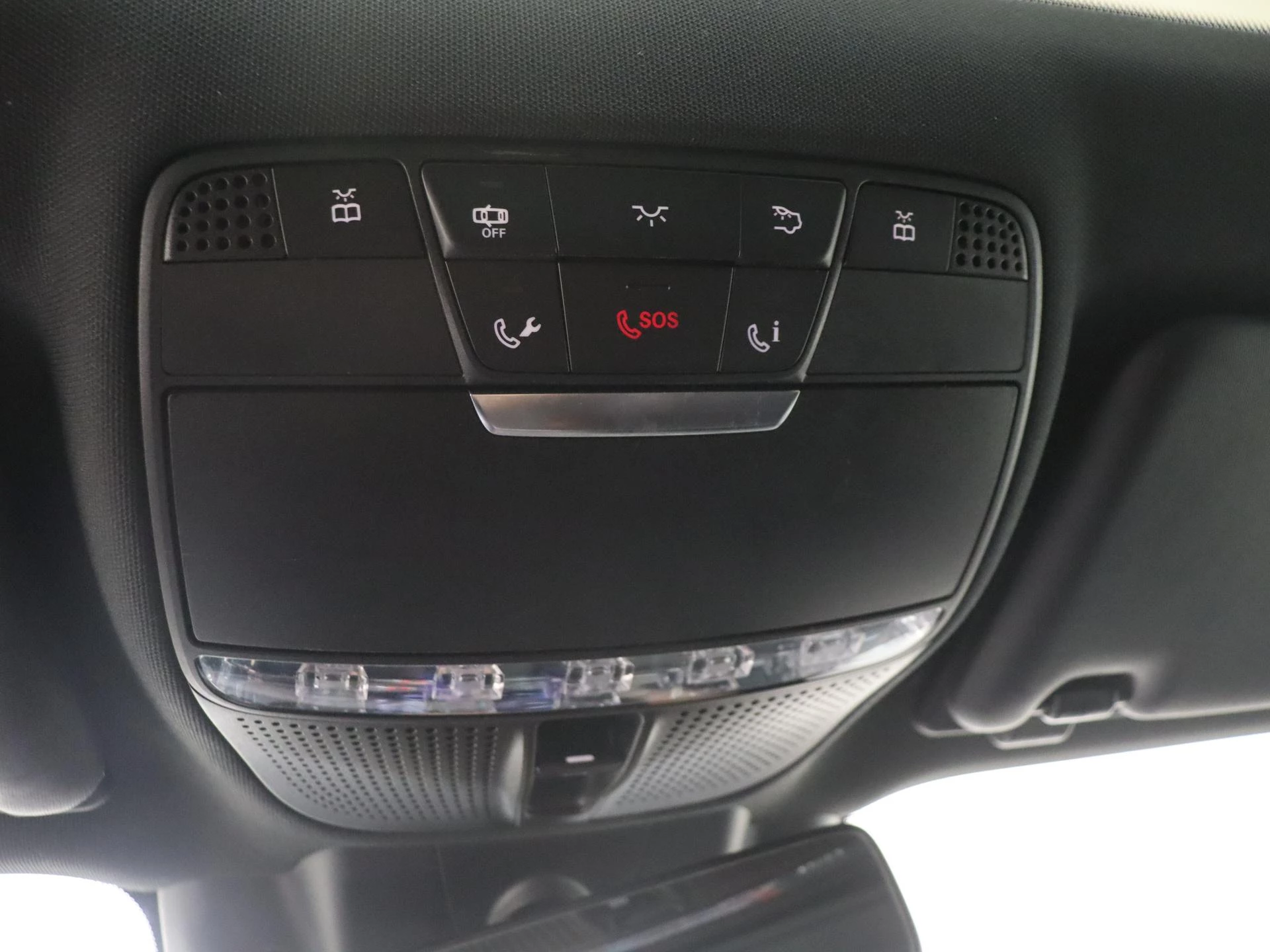 Mercedes-Benz-E-Klasse-image-31