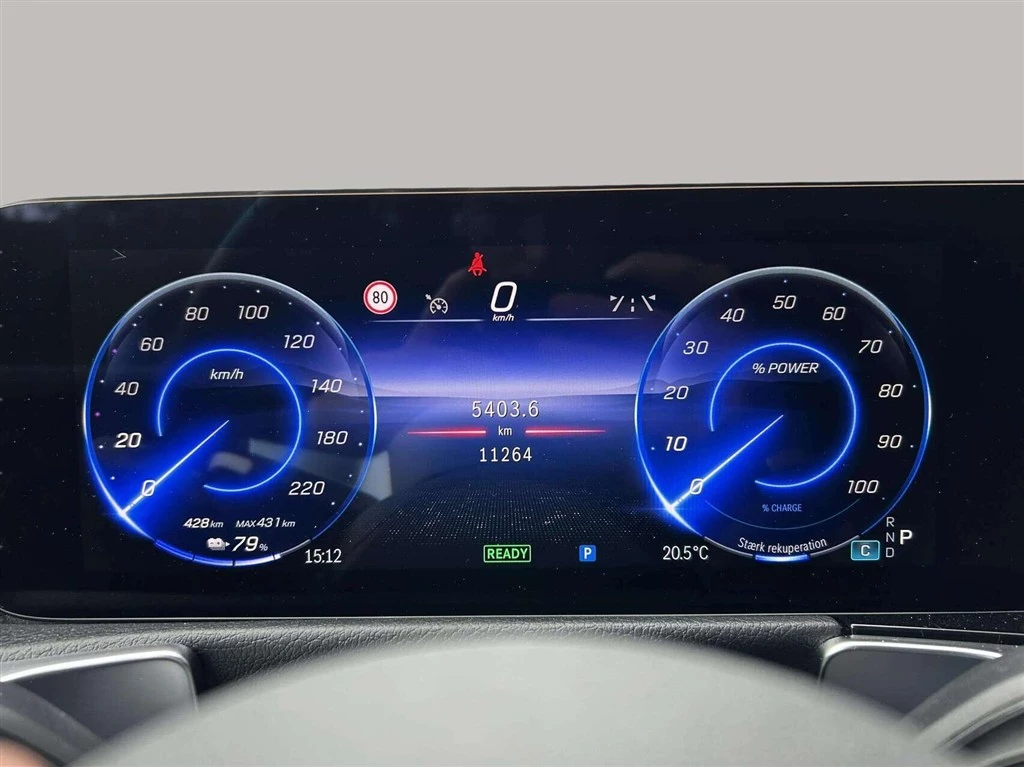 Mercedes-Benz-EQB-image-12