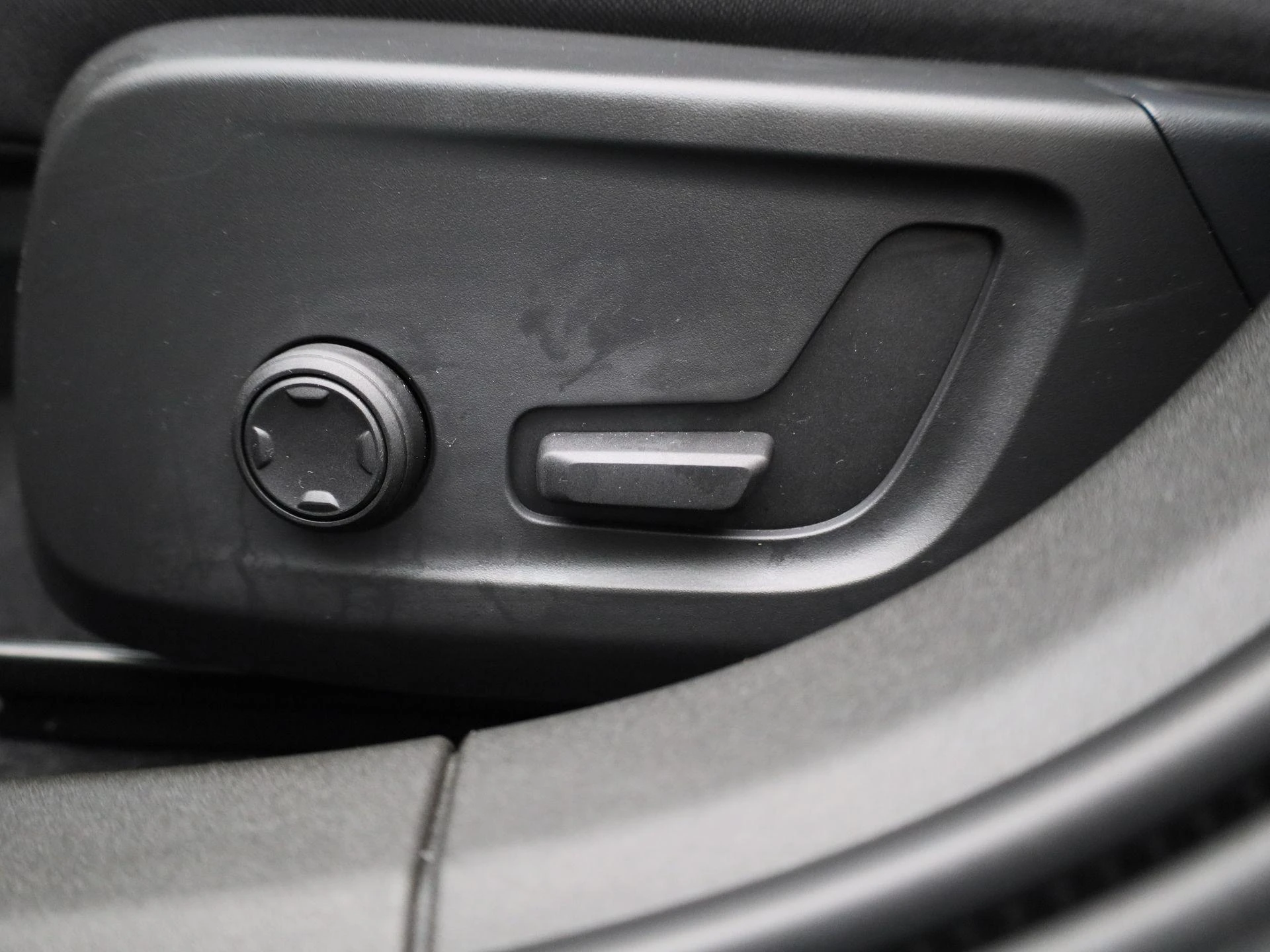 Polestar-2-image-35