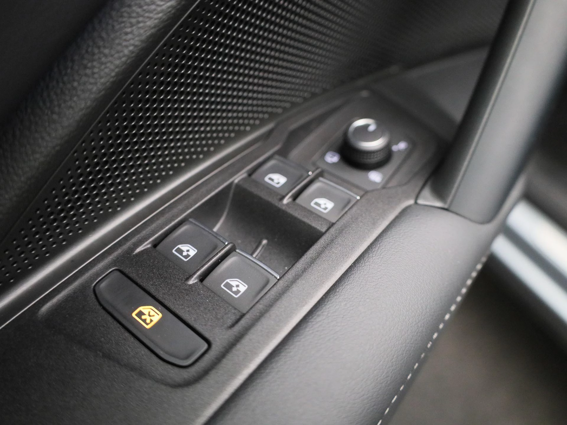 Volkswagen-Tiguan-image-36