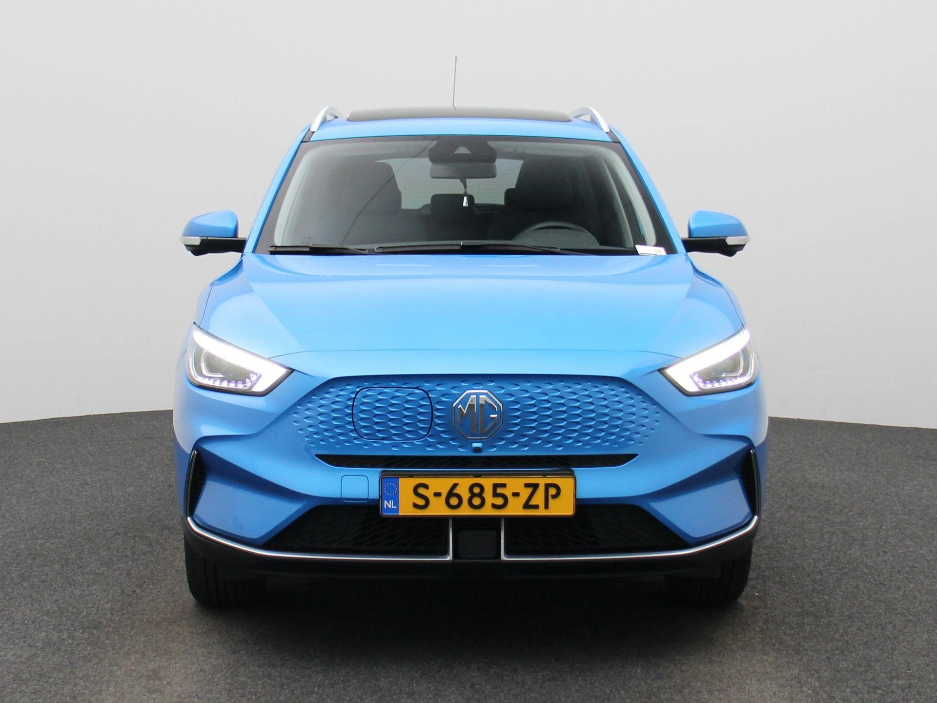 MG-ZS EV-image-2