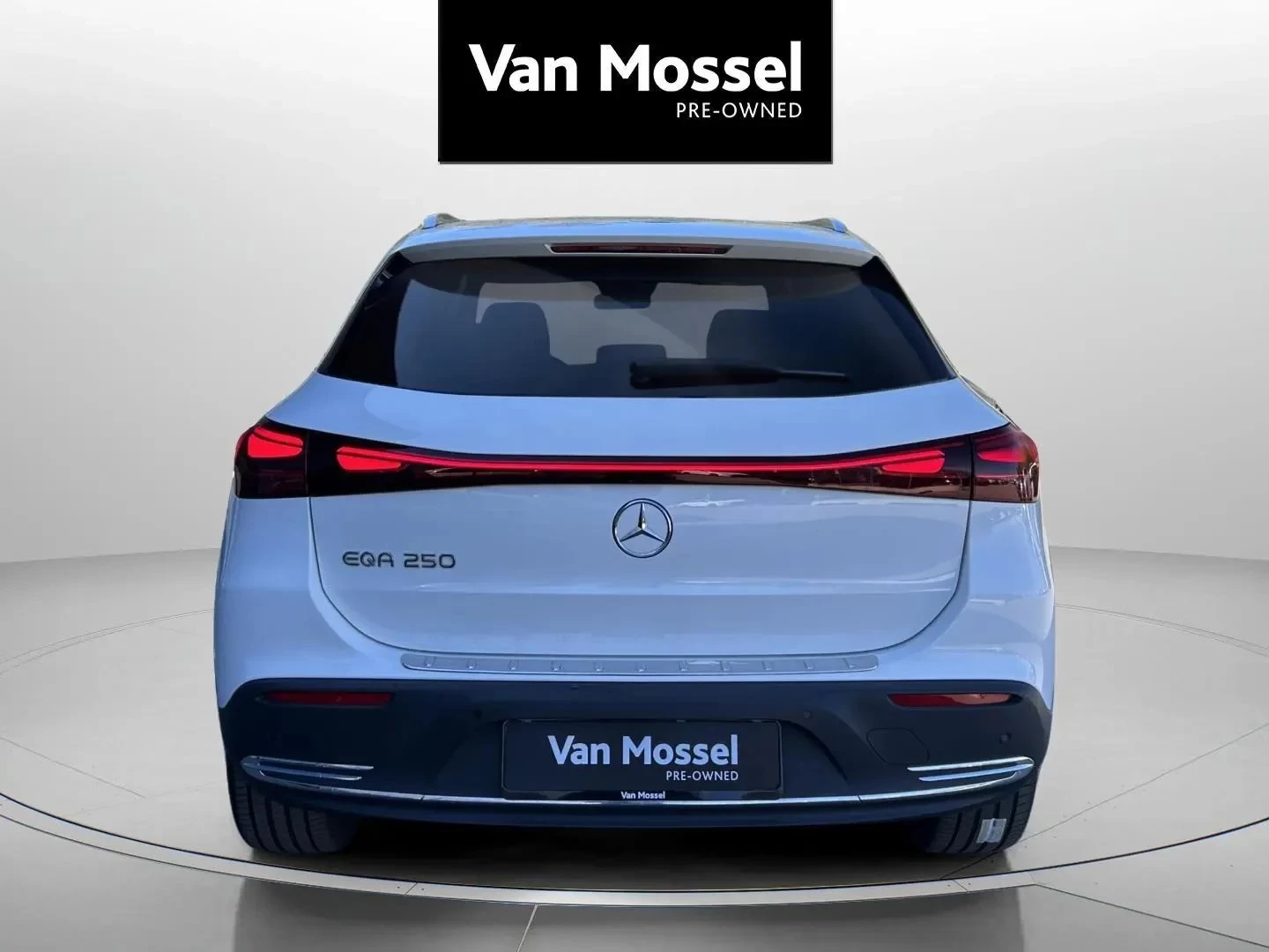Mercedes-Benz-EQA-image-5