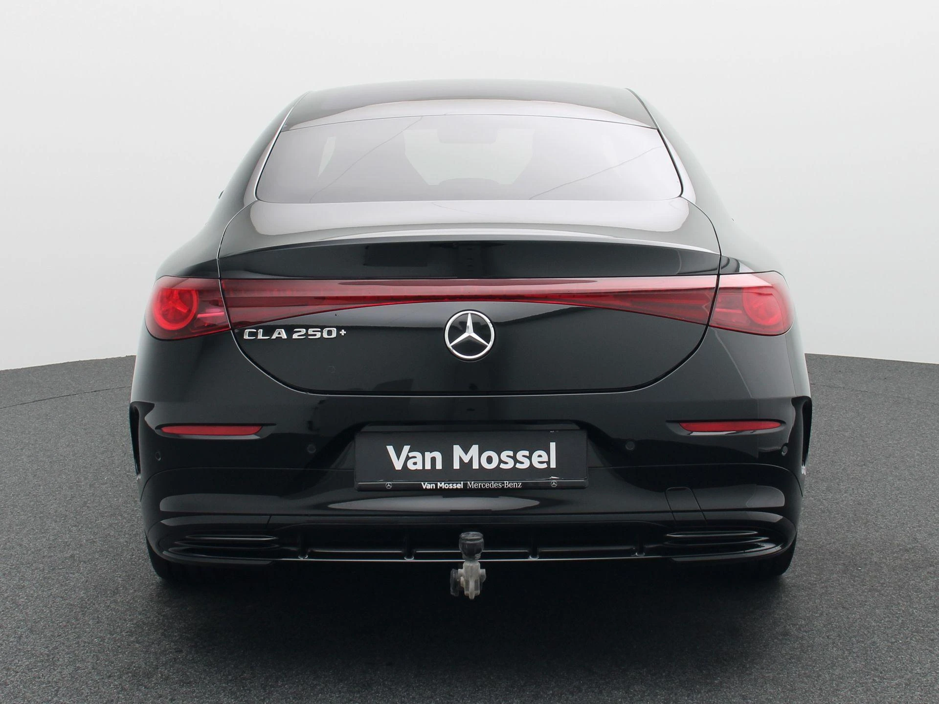 Mercedes-Benz-CLA-image-4
