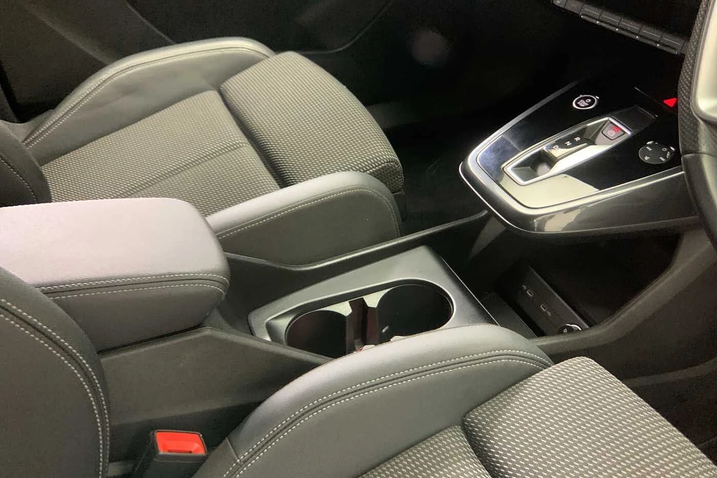 Audi-Q4 Sportback e-tron-image-31
