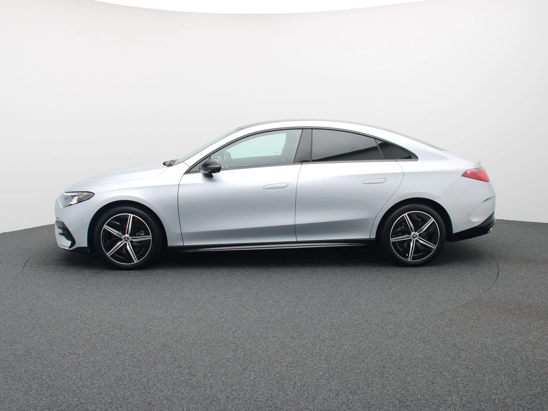 Mercedes-Benz-CLA-image-3