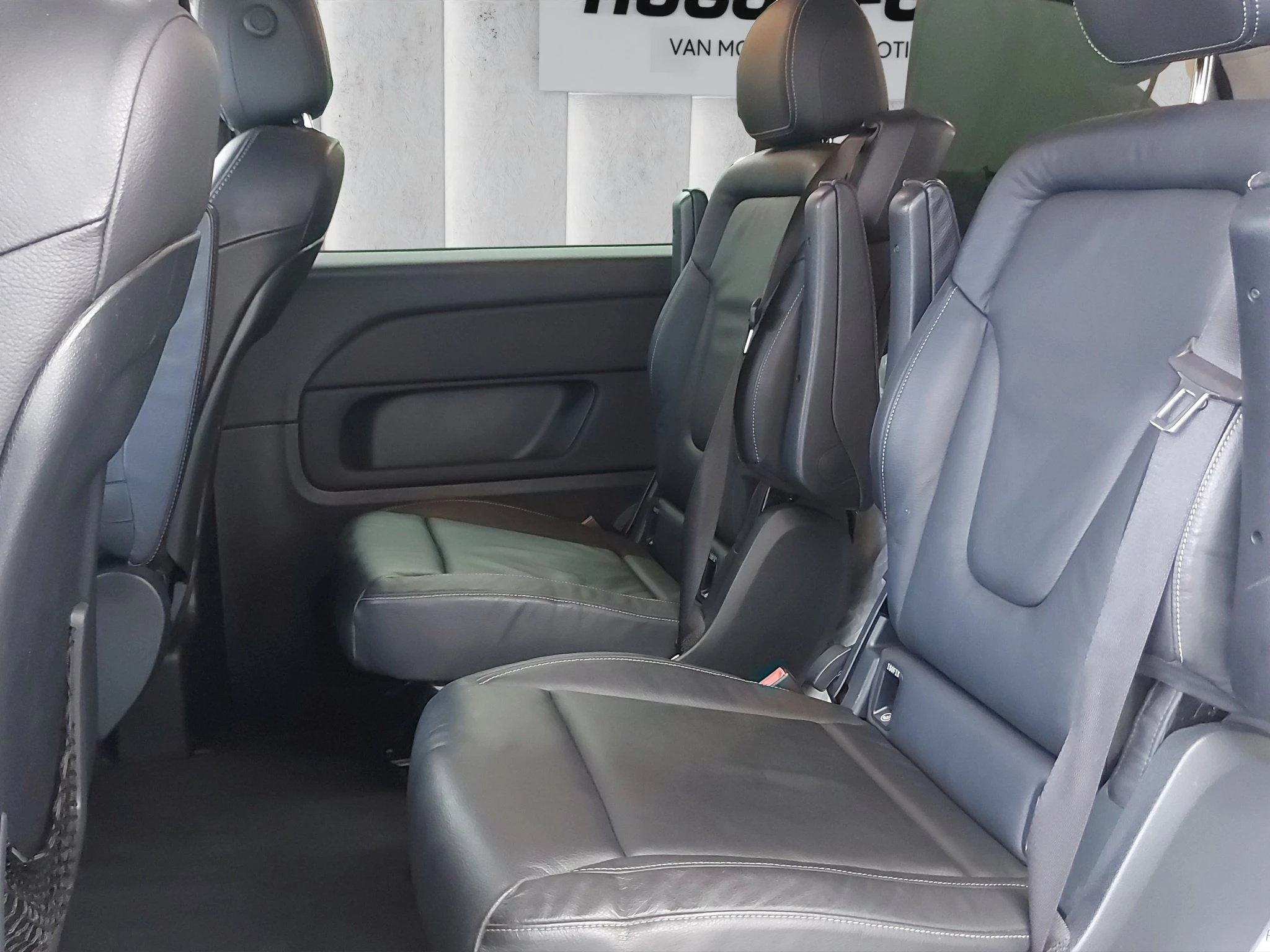 Mercedes-Benz-V-Klasse-image-10