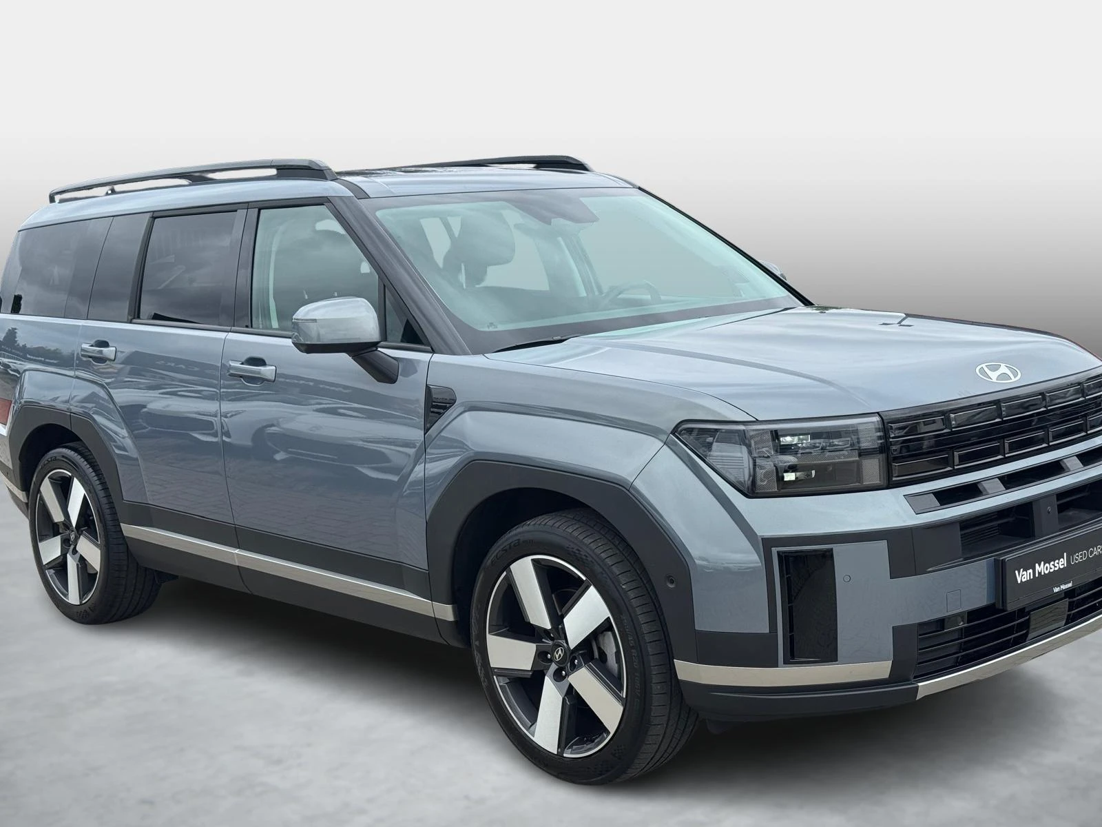 Hyundai-Santa Fe-image-3
