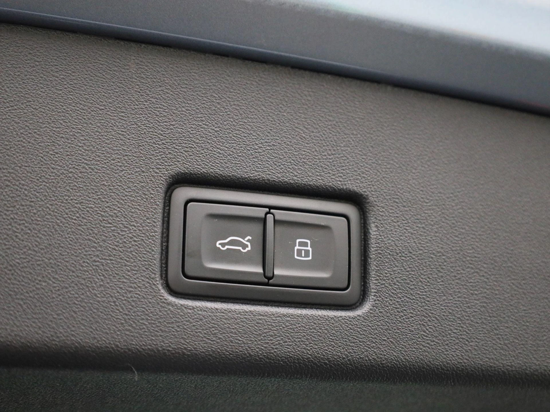 Audi-Q4 e-tron-image-14