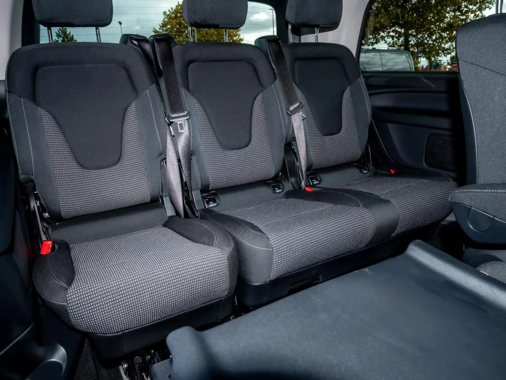 Mercedes-Benz-V-Klasse 220 d-image-13