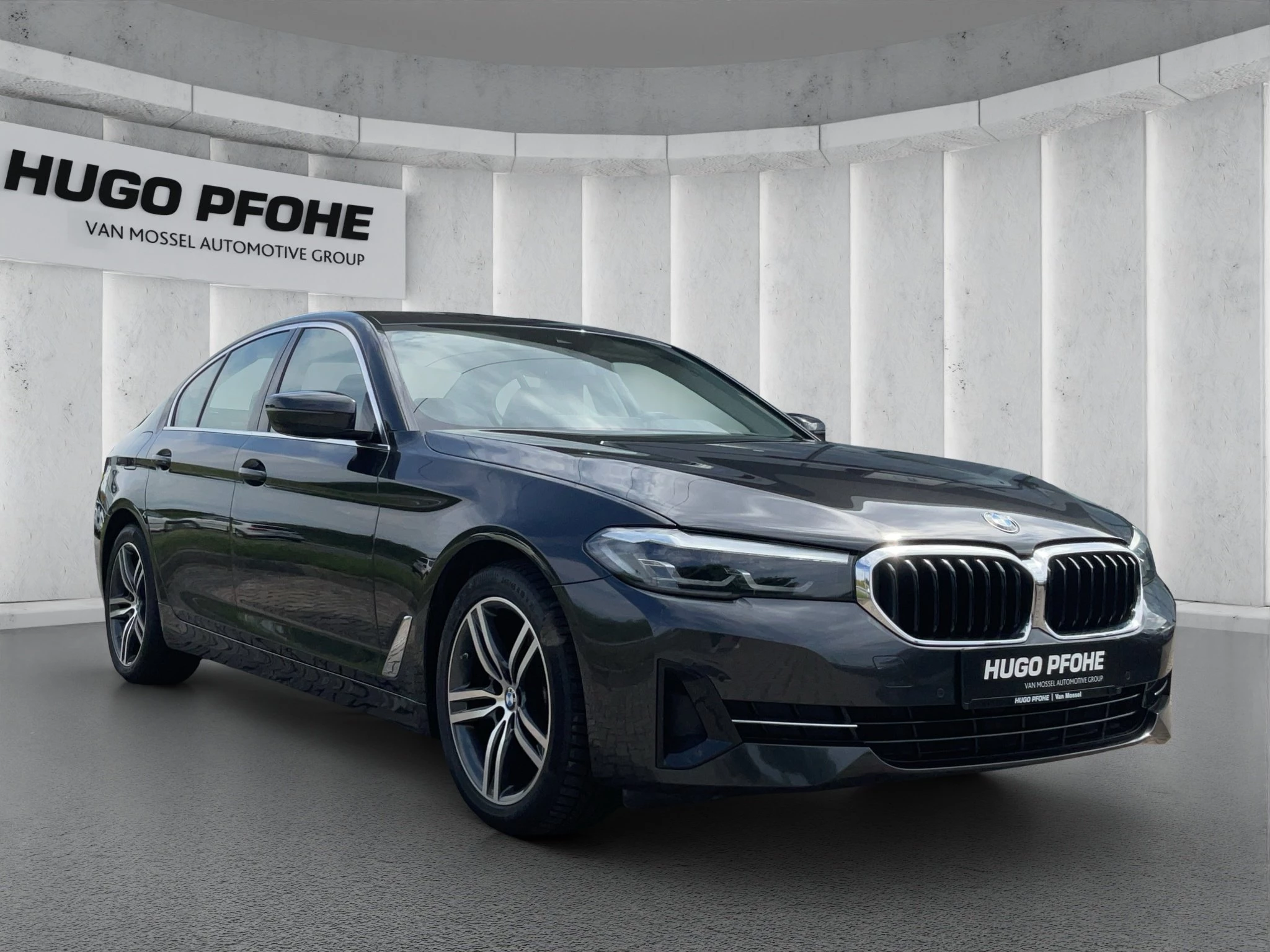 BMW 5er Reihe 520d Limousine. Driving Assist