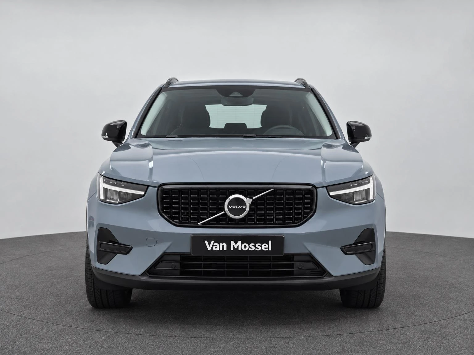 Volvo-XC40-image-1