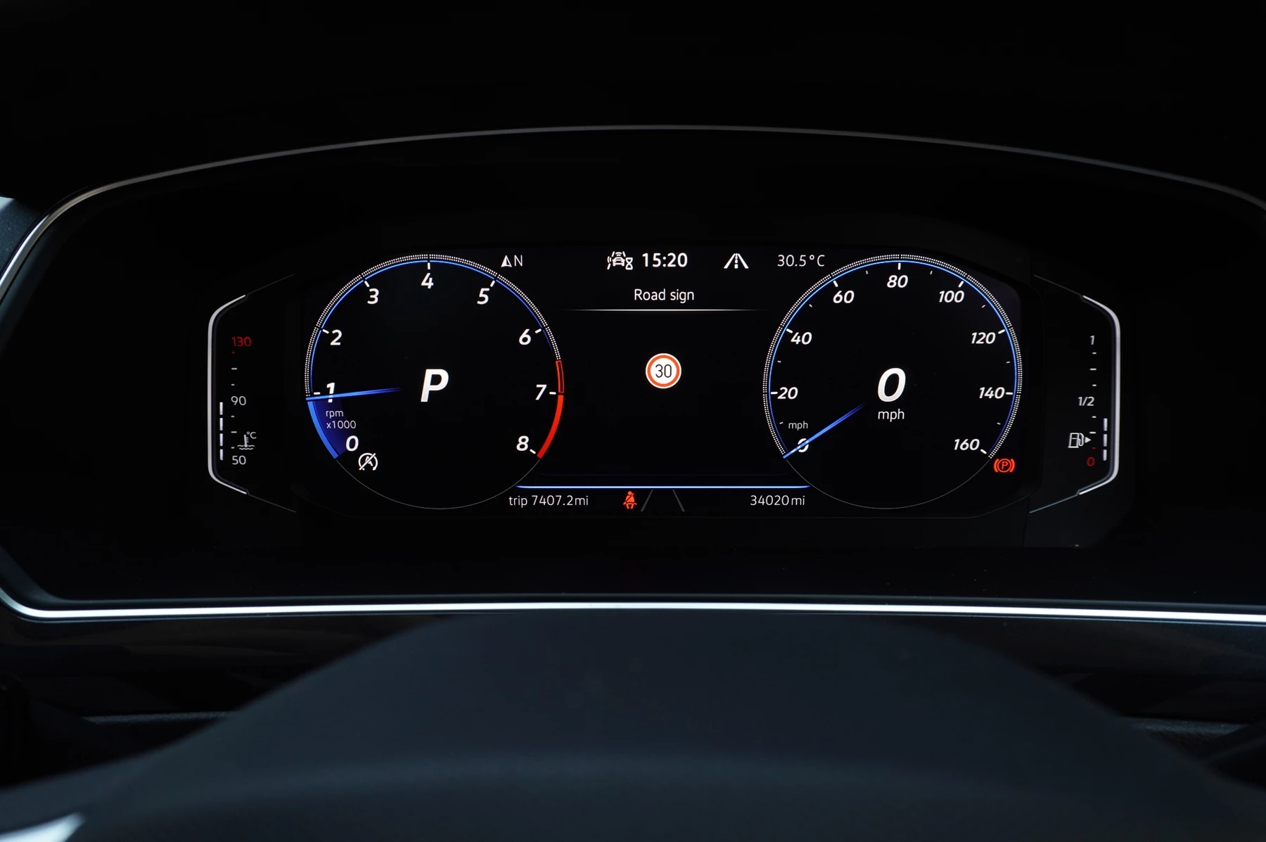 Volkswagen-Tiguan-image-8