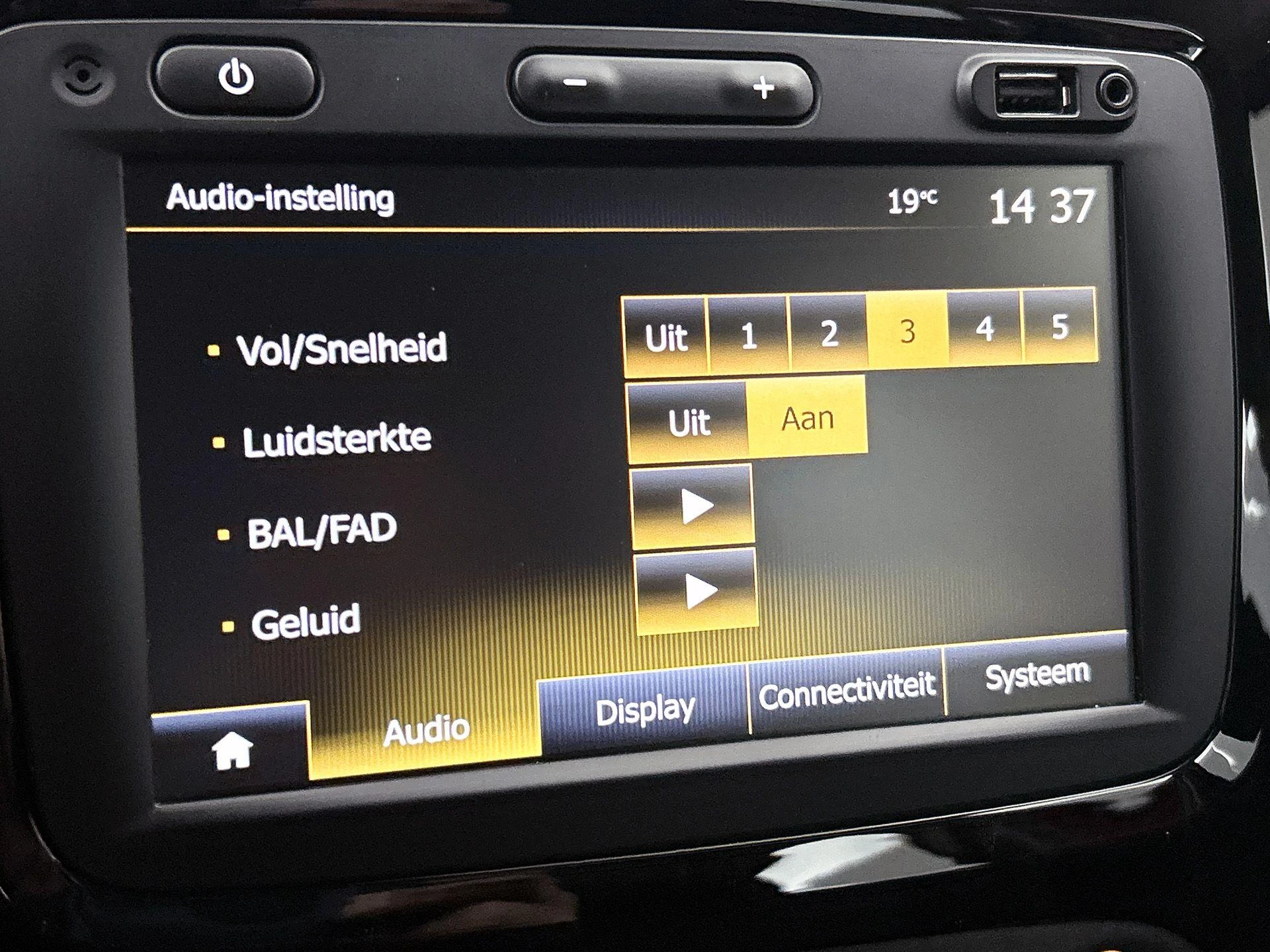 Renault-Captur-image-10