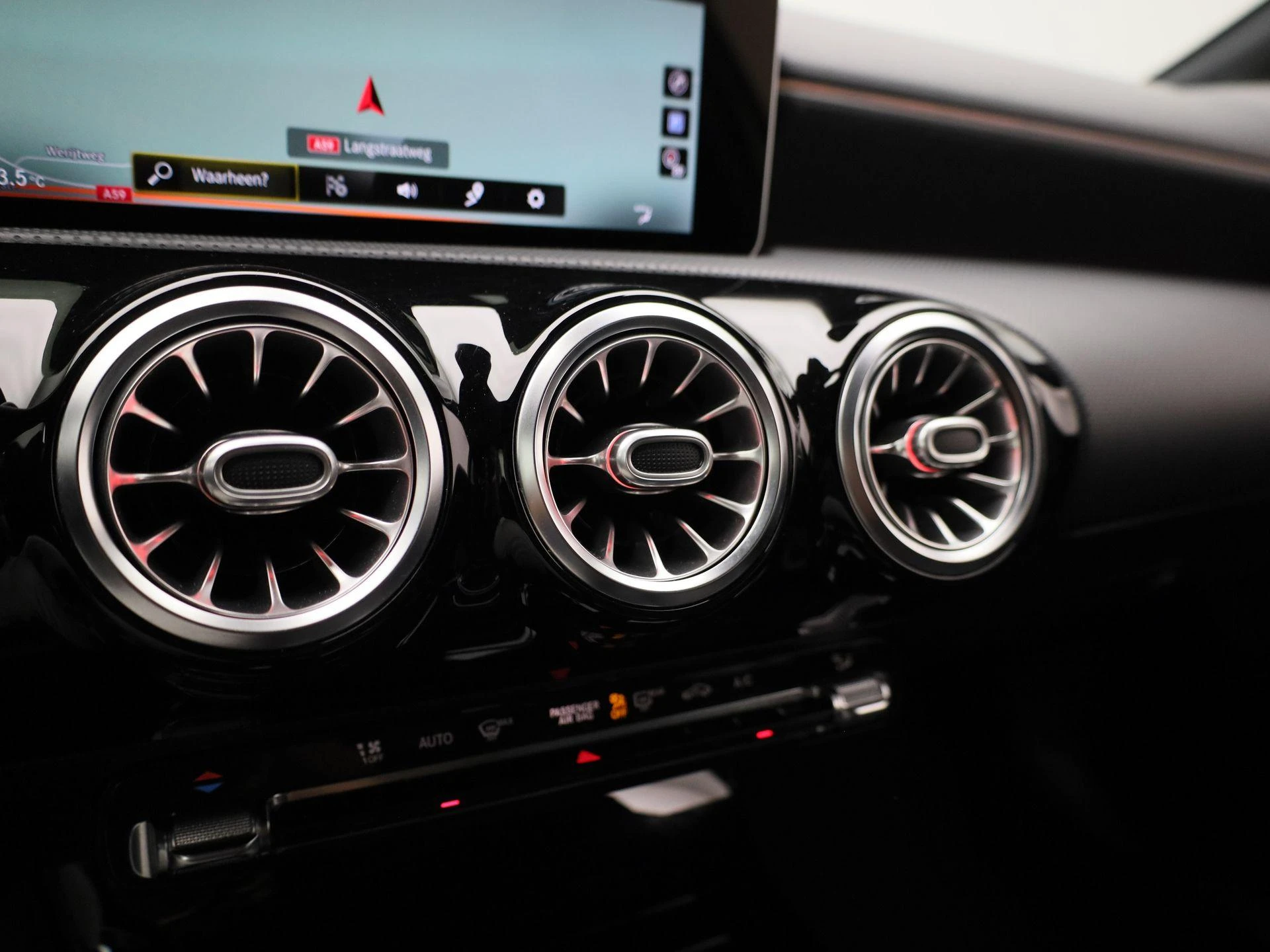 Mercedes-Benz-A-Klasse-image-23
