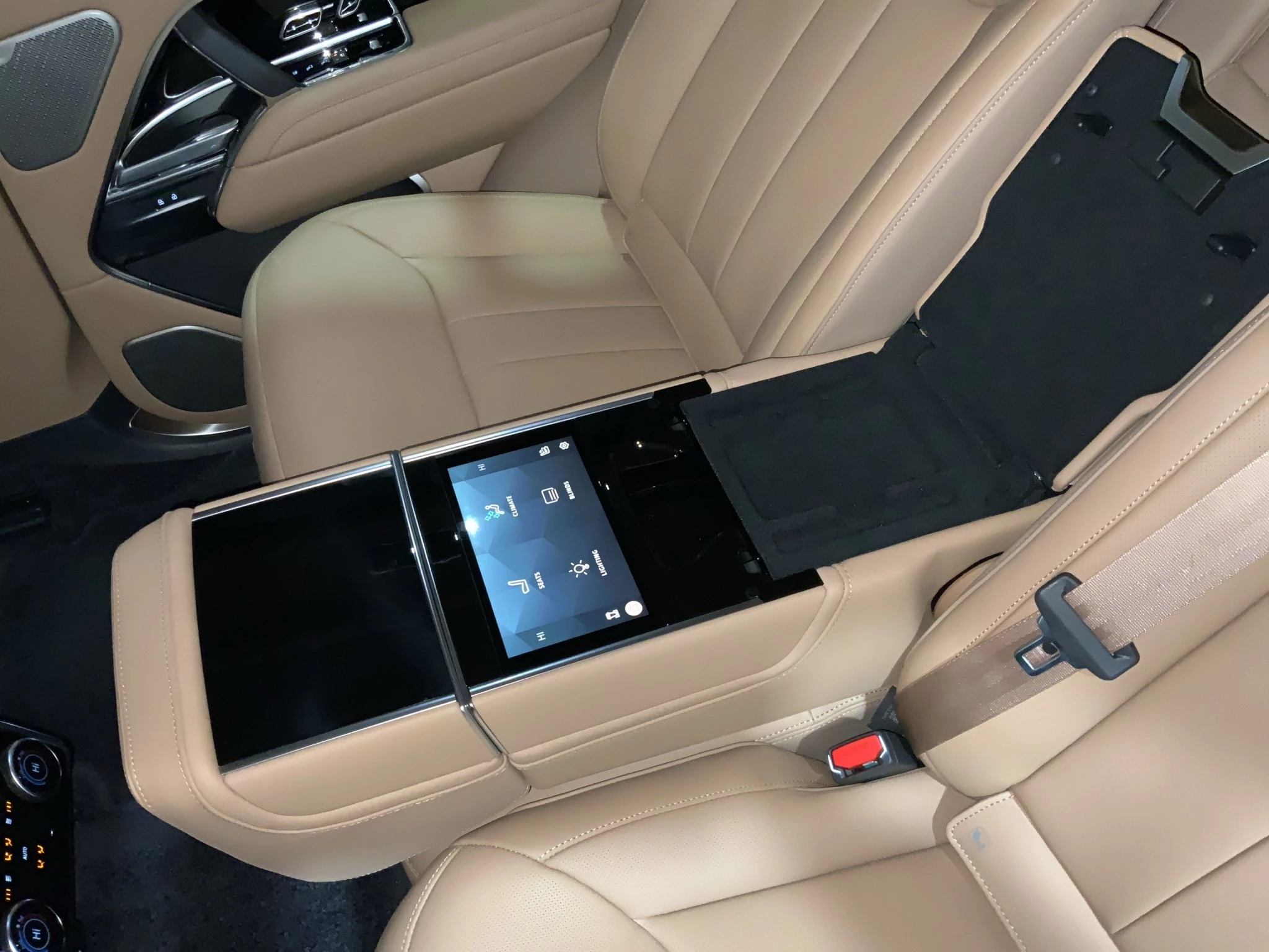 Land Rover-Range Rover-image-26