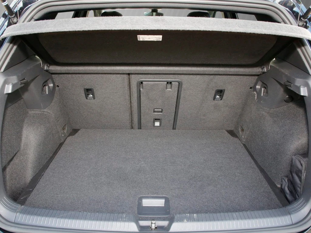 Volkswagen-Golf-image-5