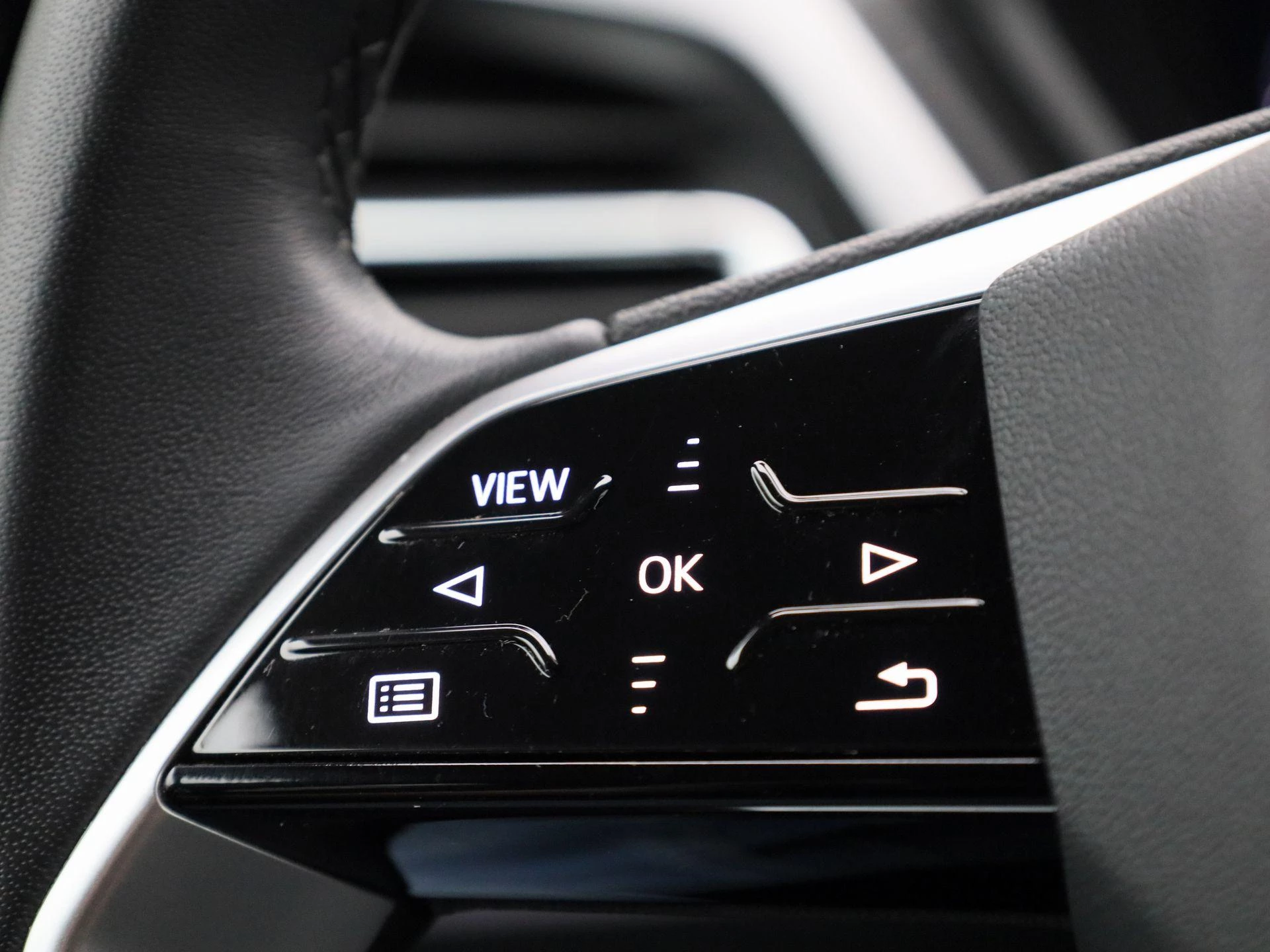 Audi-Q4 e-tron-image-18