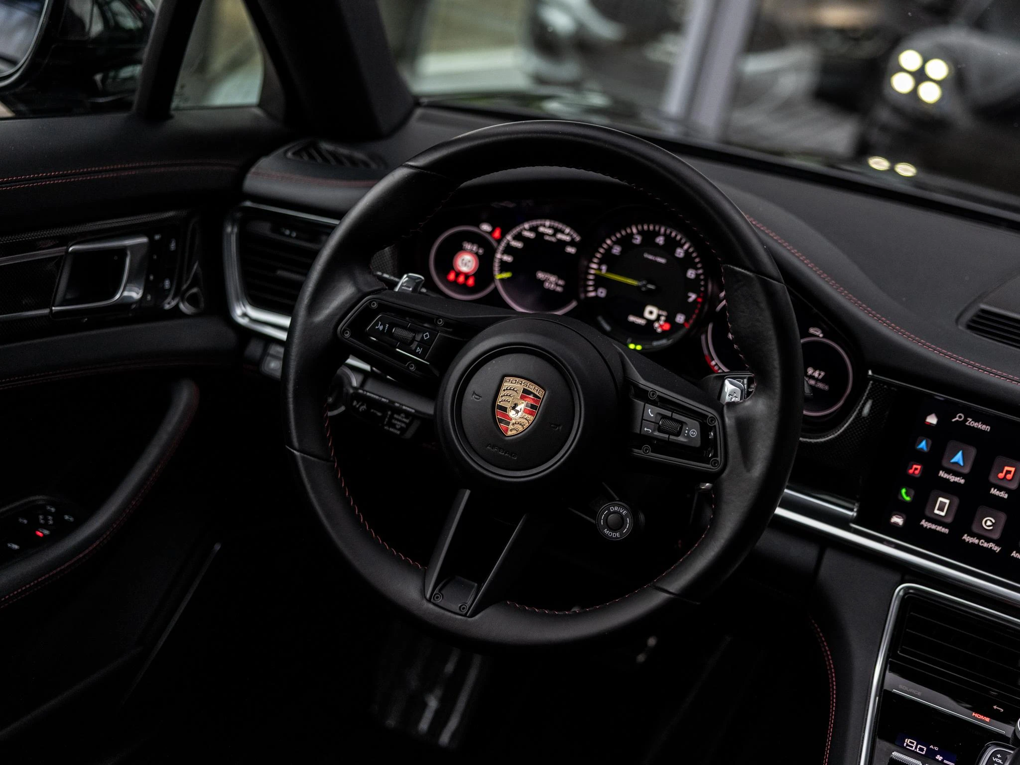 Porsche-Panamera-image-27