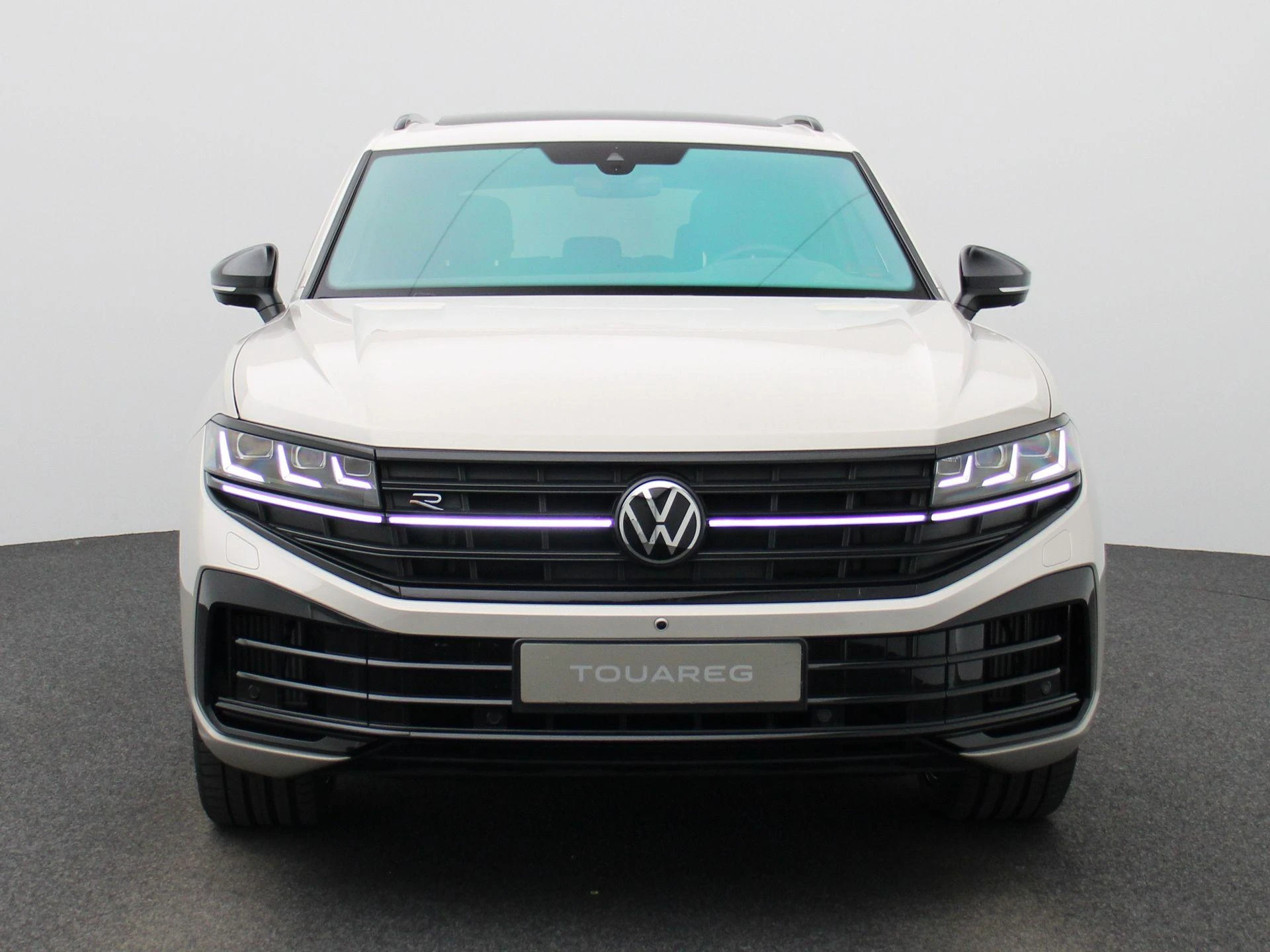 Volkswagen-Touareg-image-2