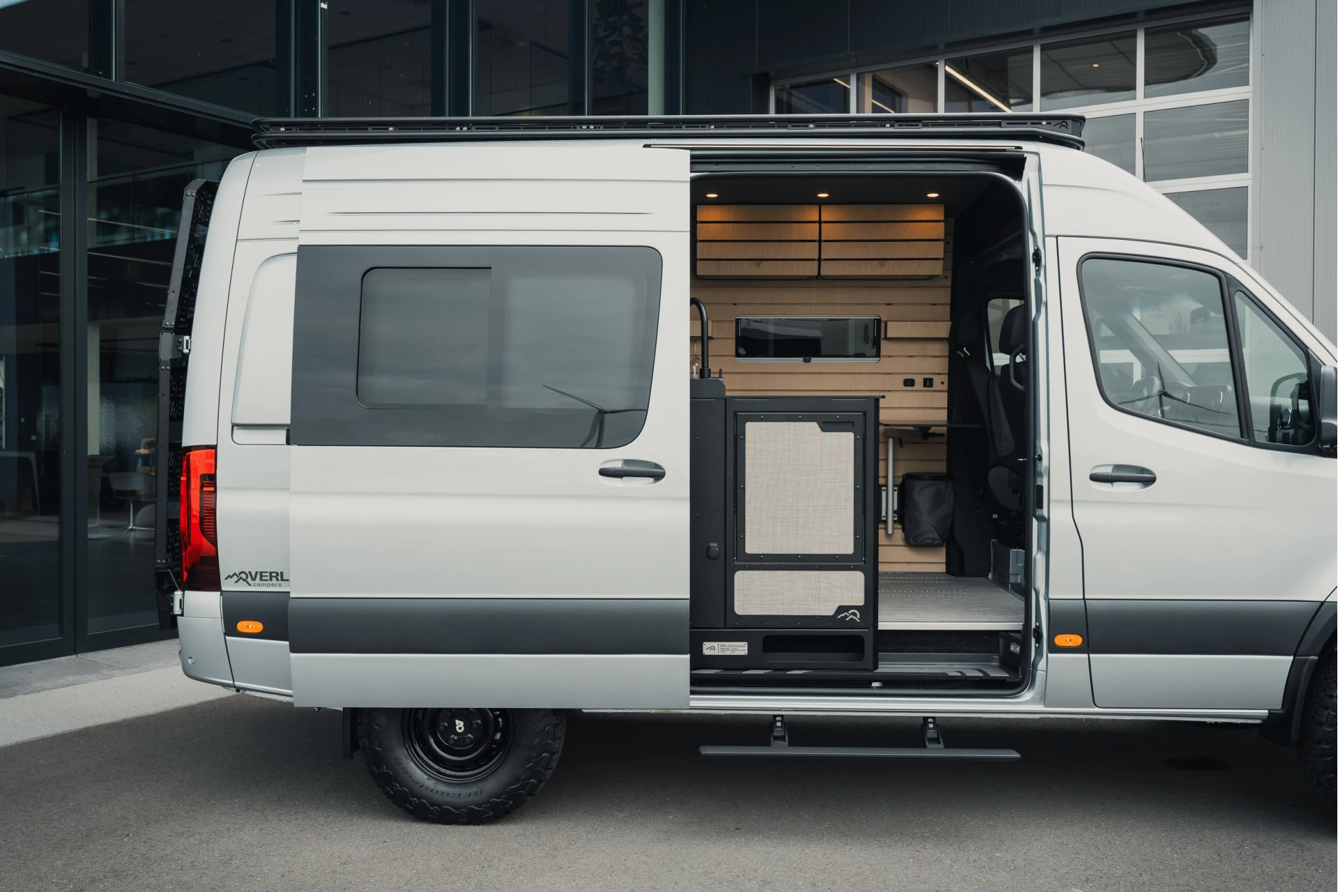 Mercedes-Benz-Sprinter-image-21