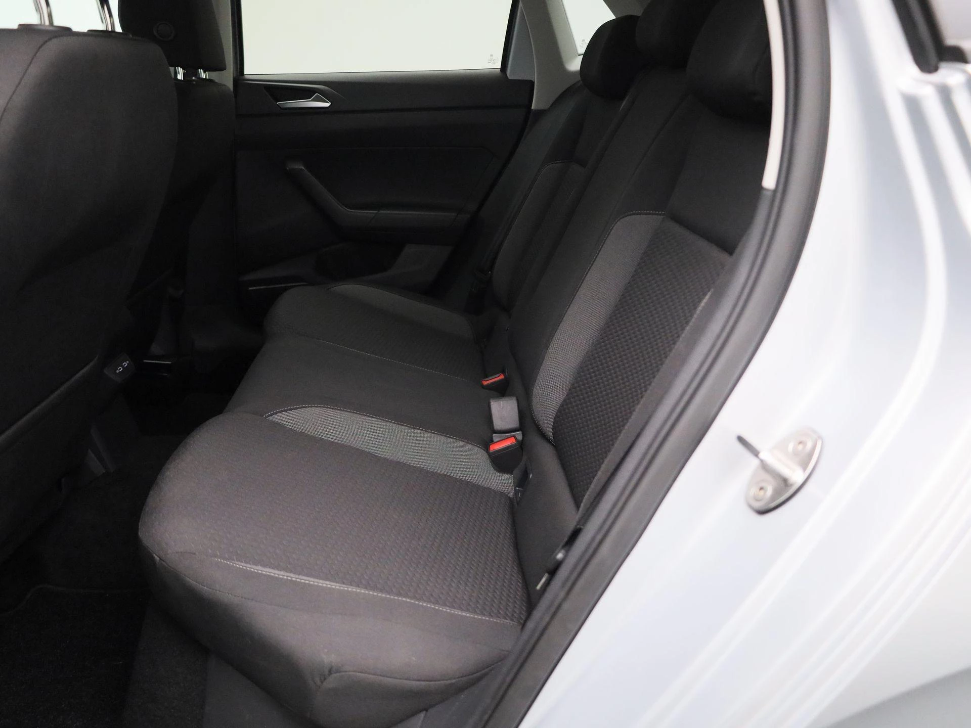 Volkswagen-Polo-image-8