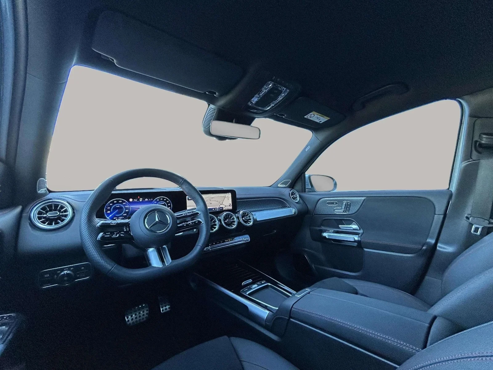 Mercedes-Benz-EQB-image-11