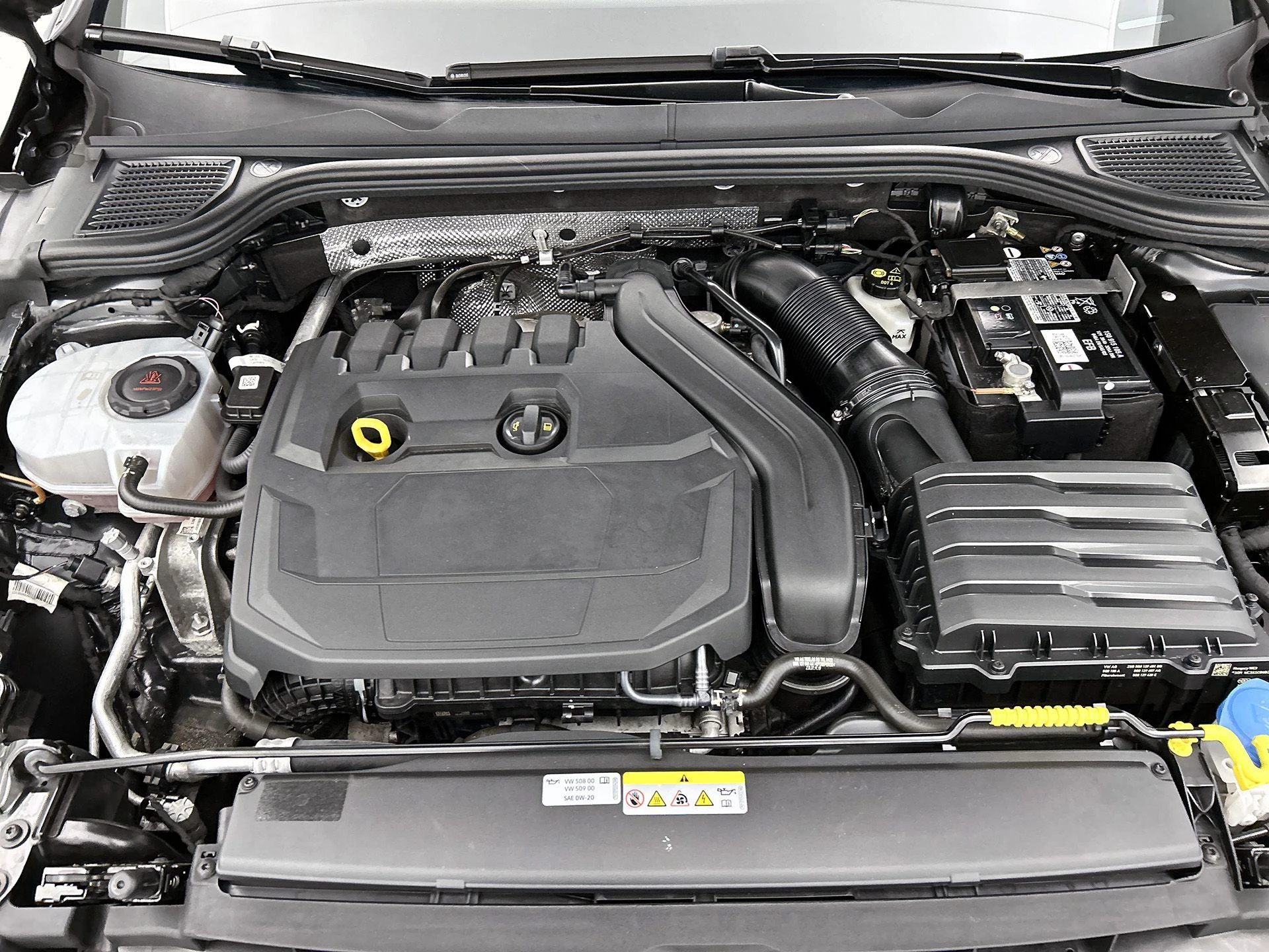 Volkswagen-Golf-image-33