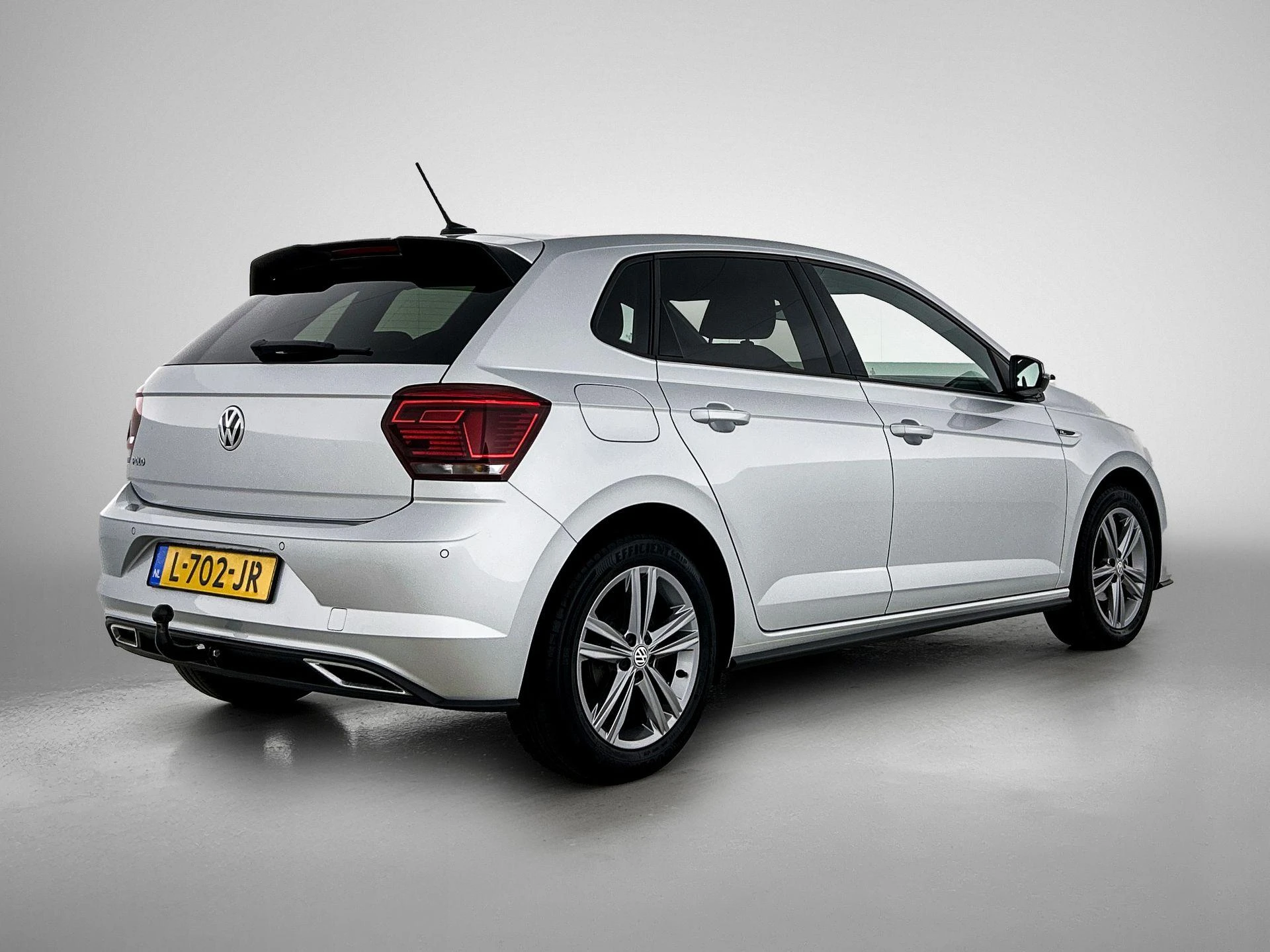 Volkswagen-Polo-image-3