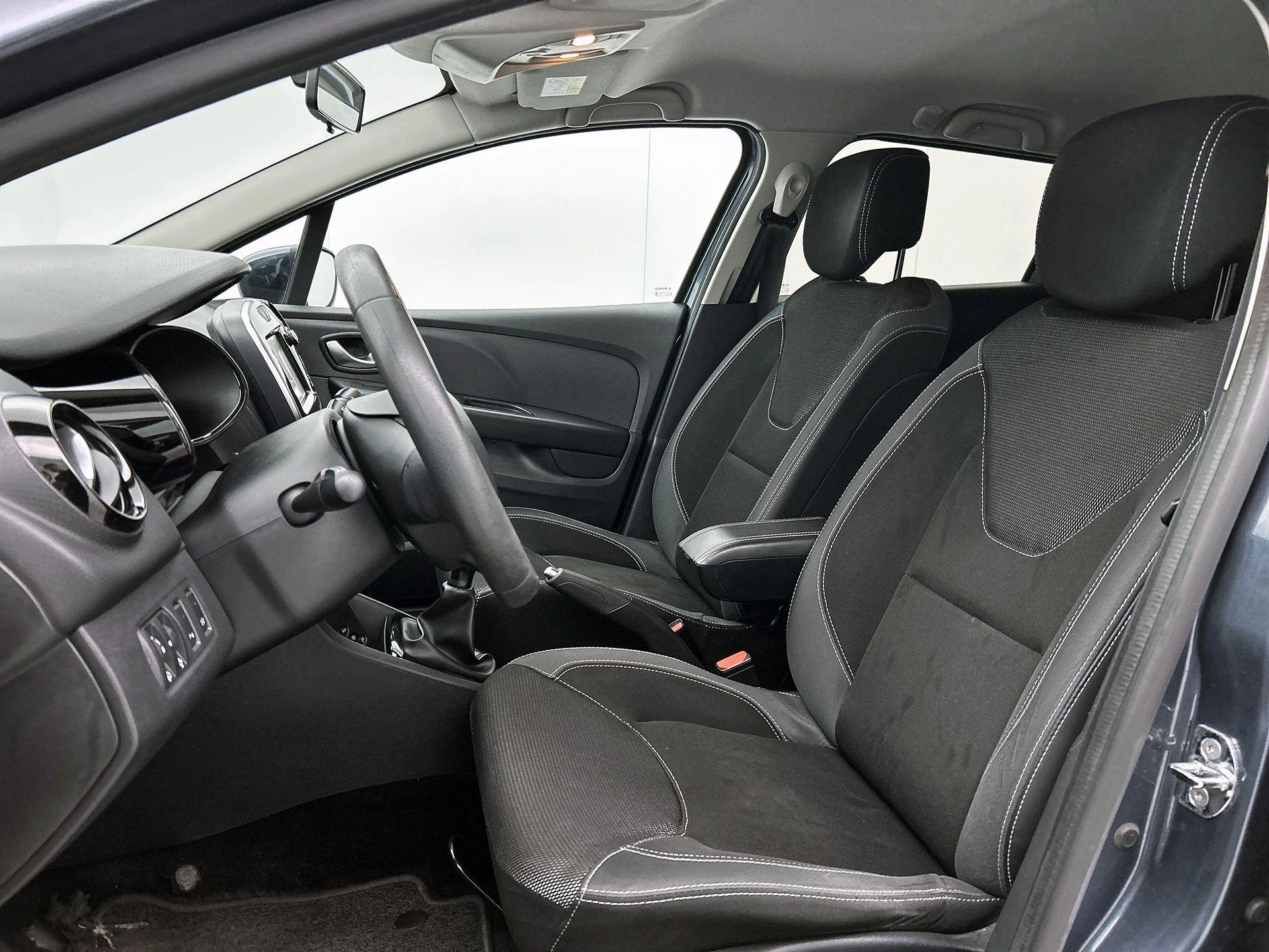 Renault-Clio-image-30