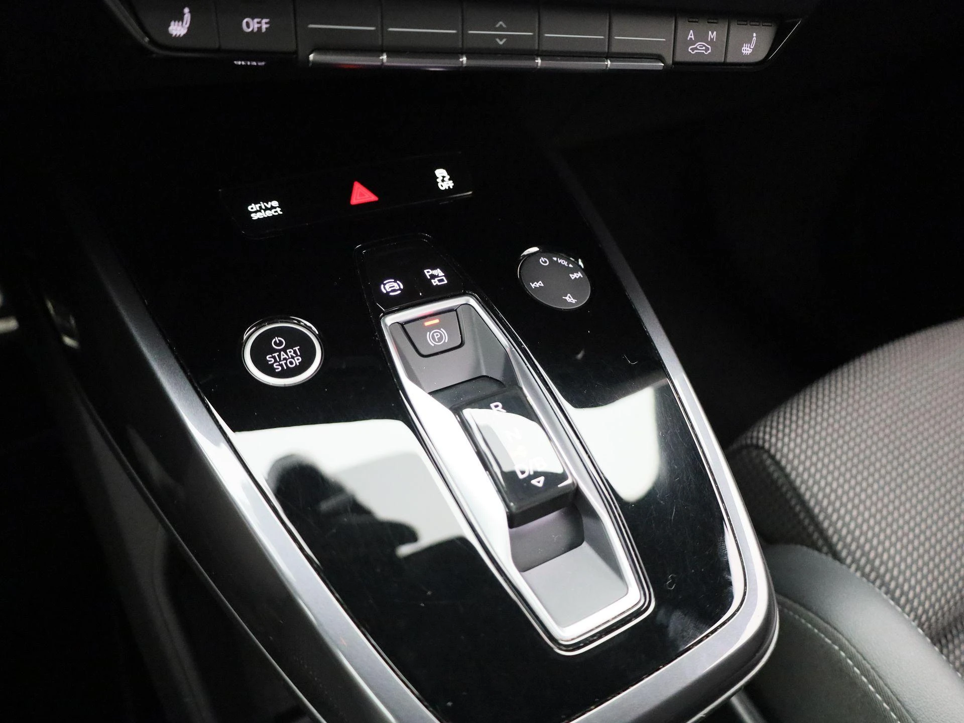 Audi-Q4 e-tron-image-27