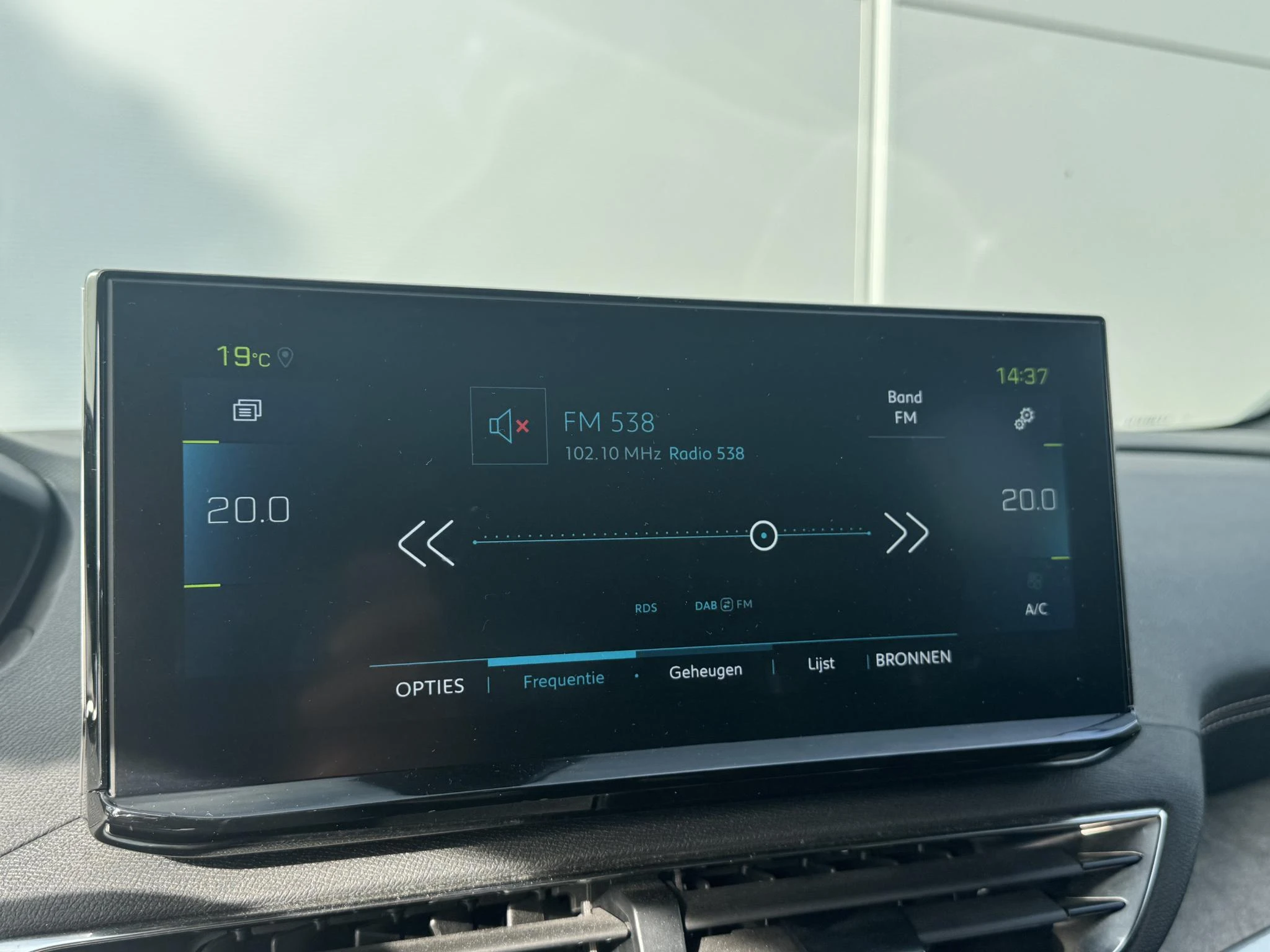 Peugeot-3008-image-18