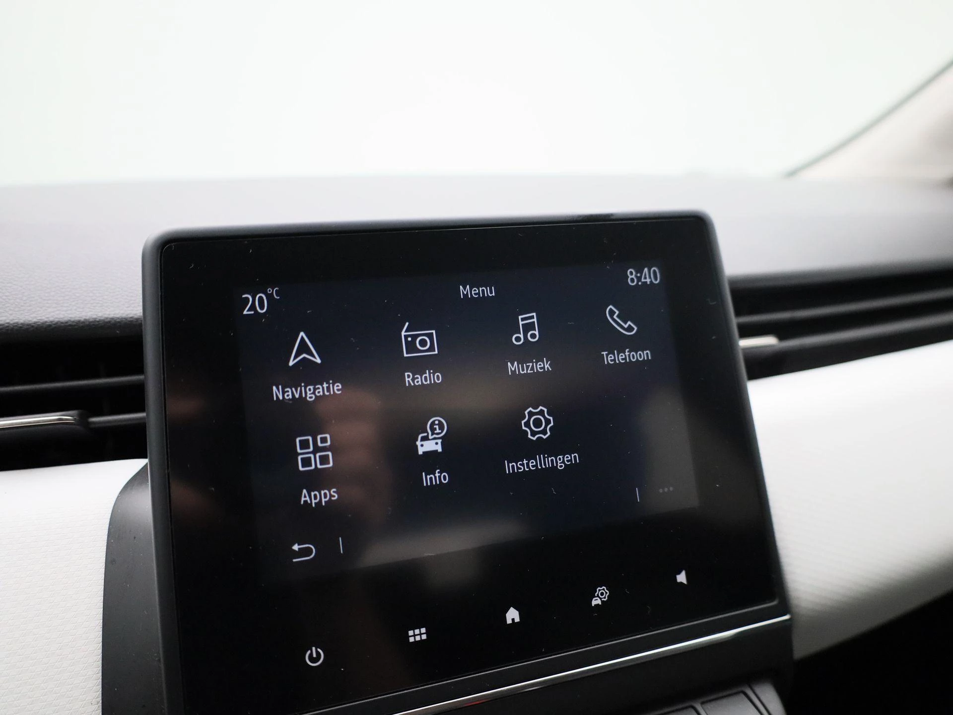 Renault-Clio-image-17