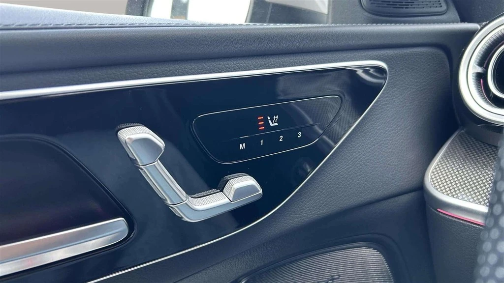 Mercedes-Benz-C-Klasse-image-10