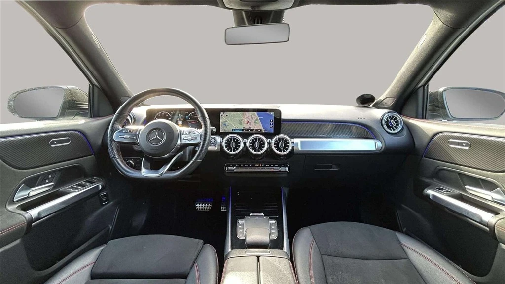 Mercedes-Benz-GLB-image-15