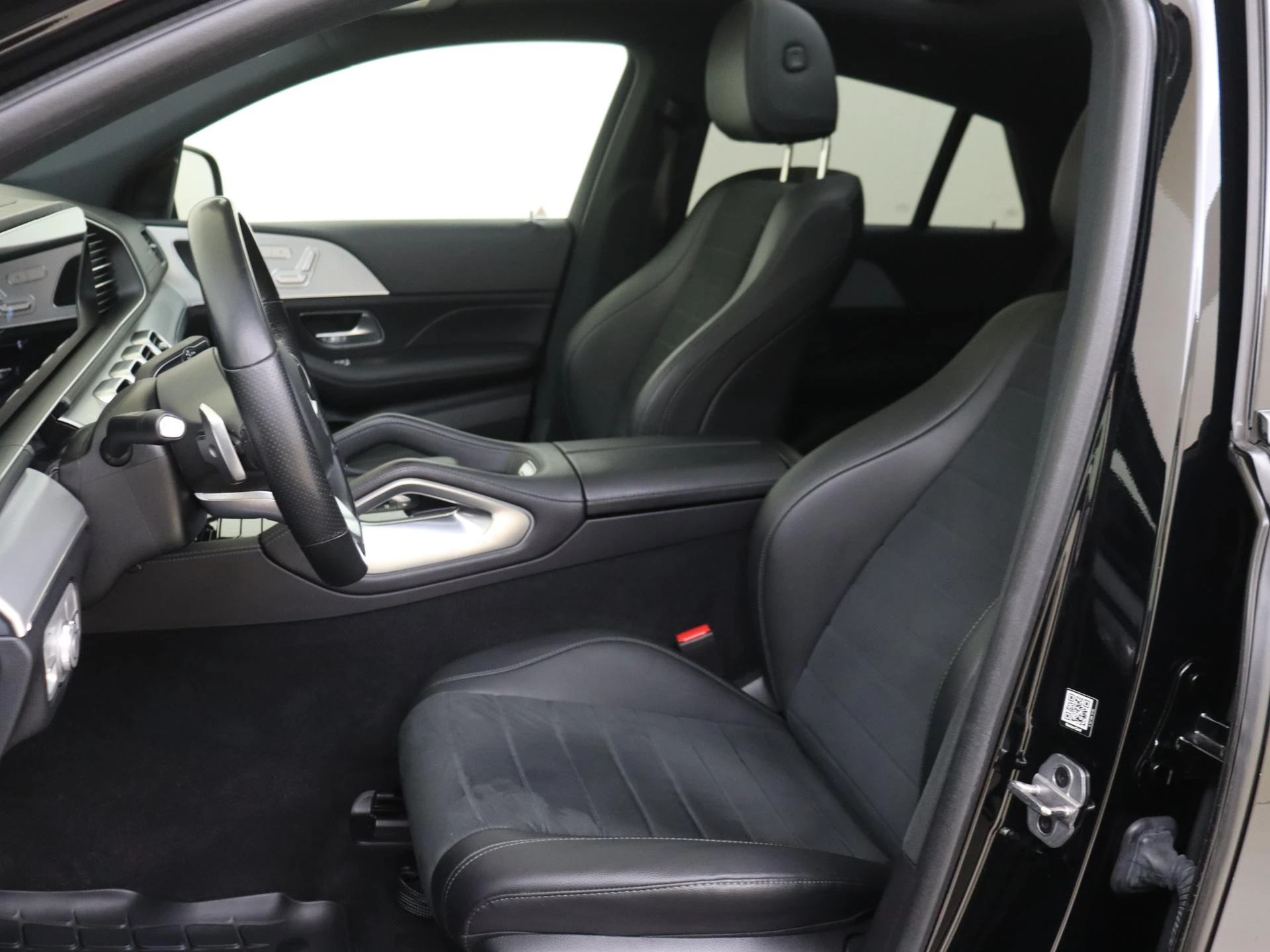 Mercedes-Benz-GLE-image-14