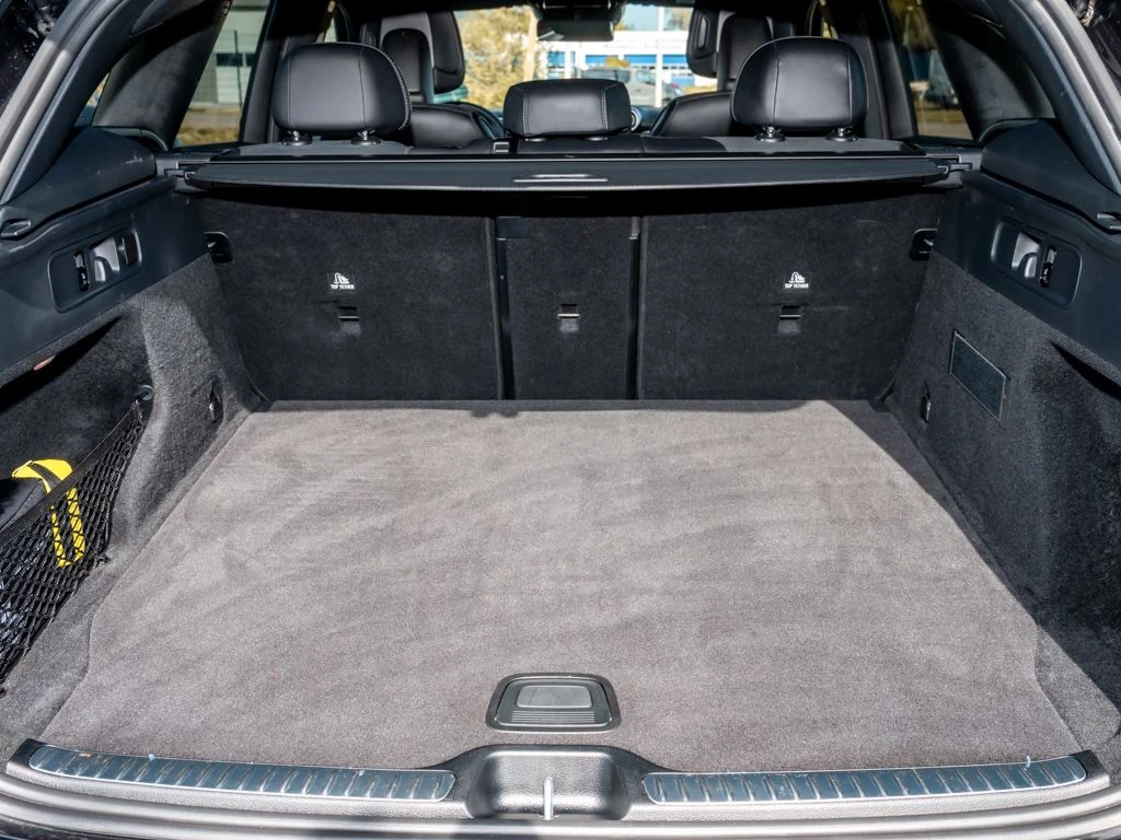 Mercedes-Benz-GLC 300 d-image-15