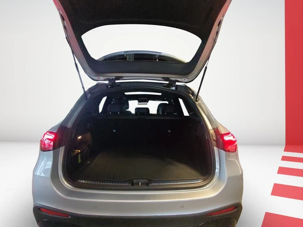 Mercedes-Benz-GLC 300 d-image-10