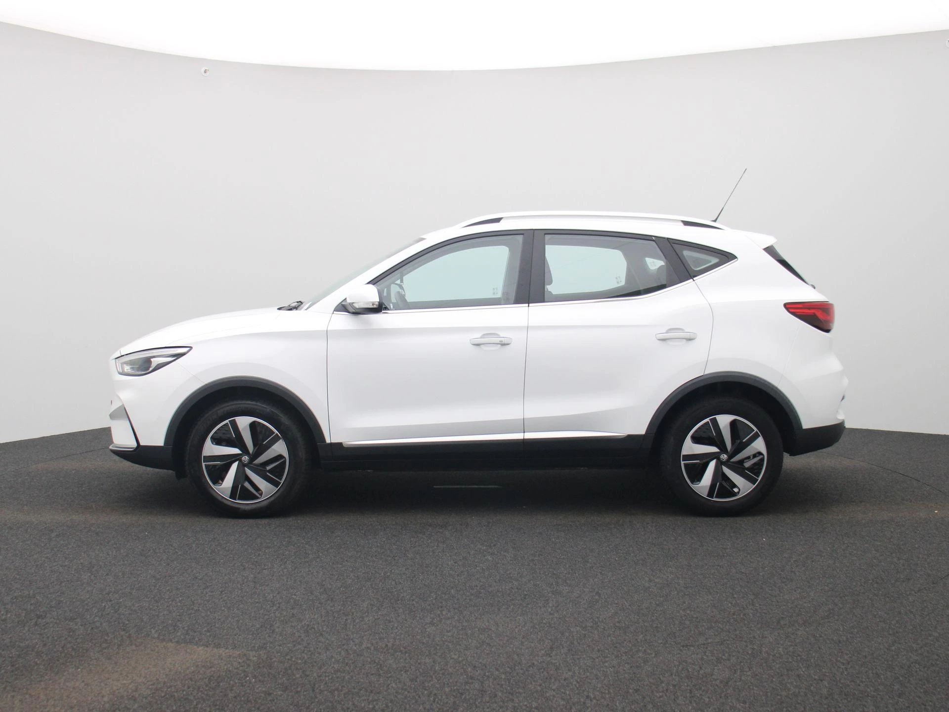 MG-ZS EV-image-4