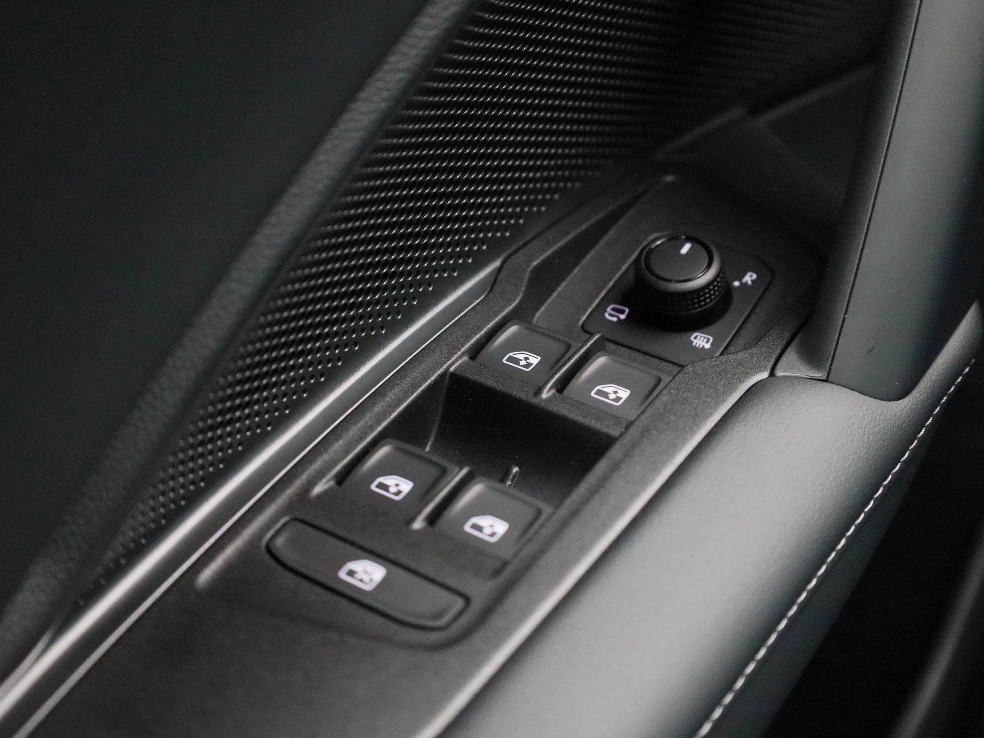 Volkswagen-Tiguan-image-32