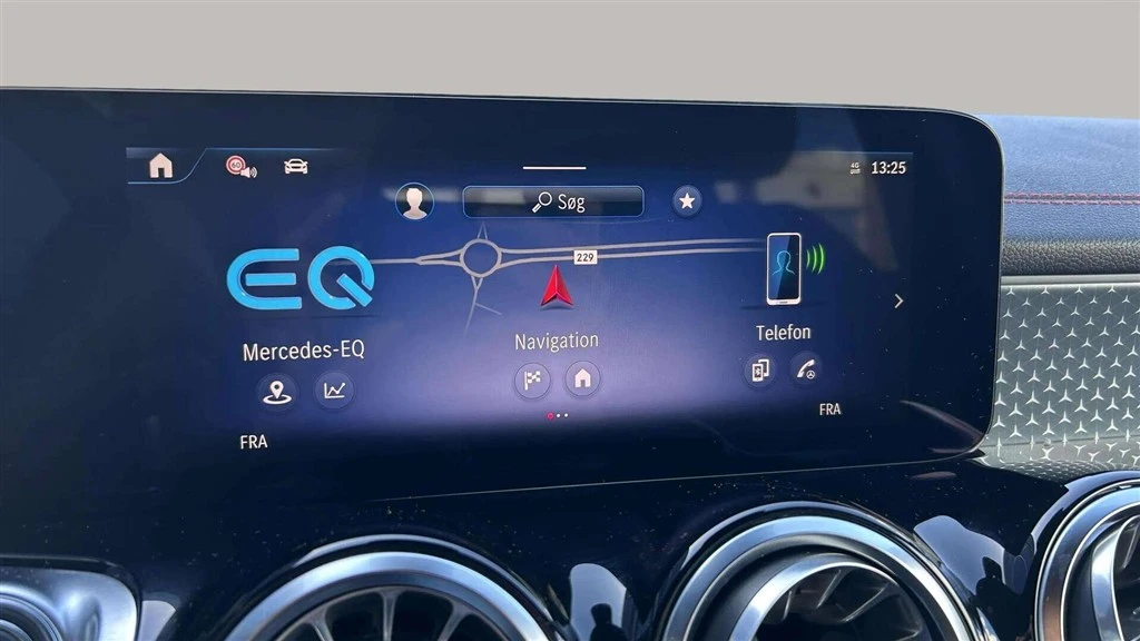 Mercedes-Benz-EQB-image-14