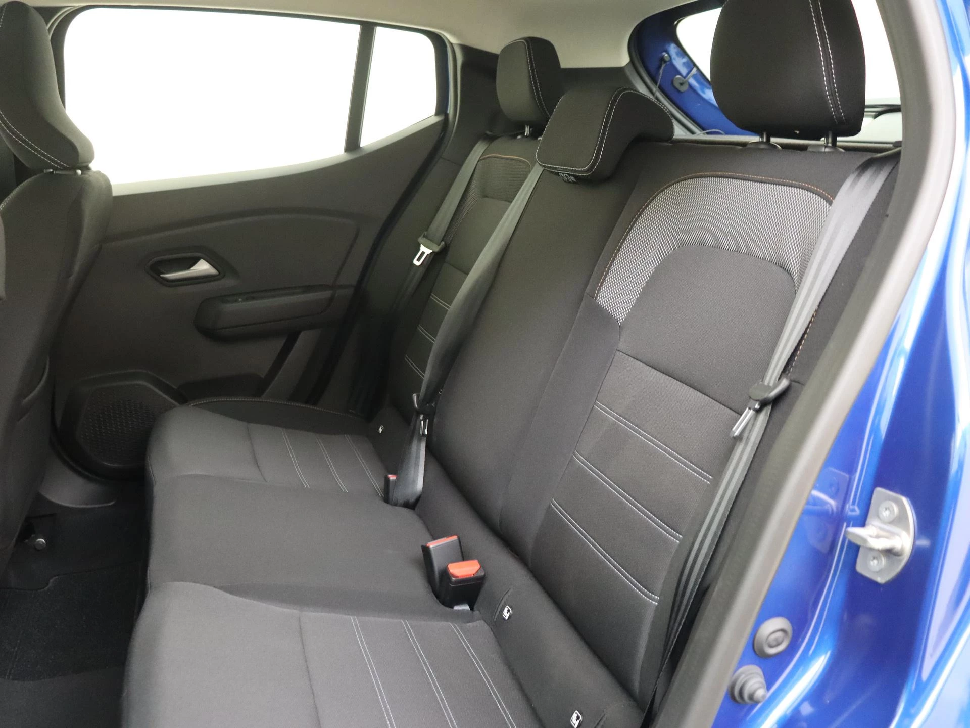 Dacia-Sandero Stepway-image-11