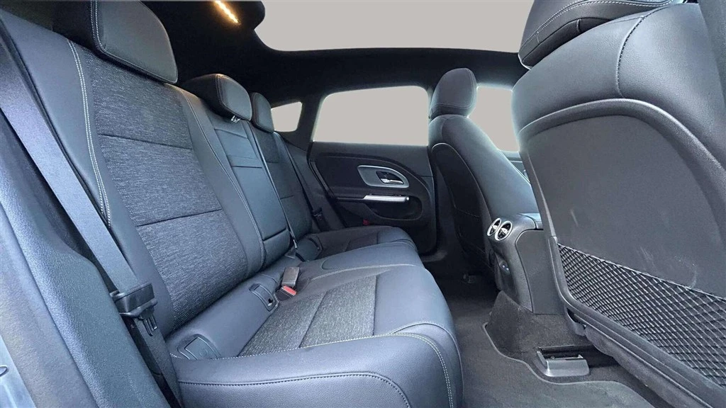 Mercedes-Benz-CLA-image-21